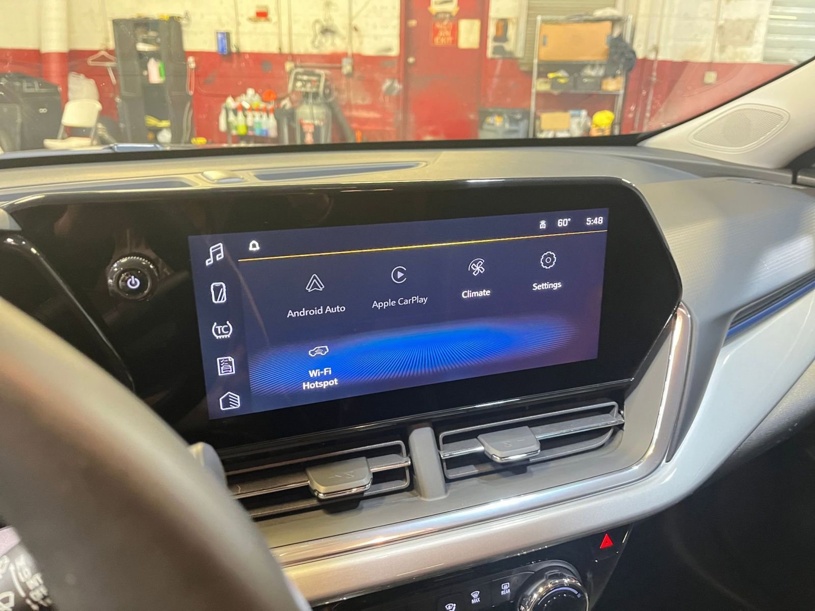 Thumbnail: 2025 Chevrolet Trax - 21