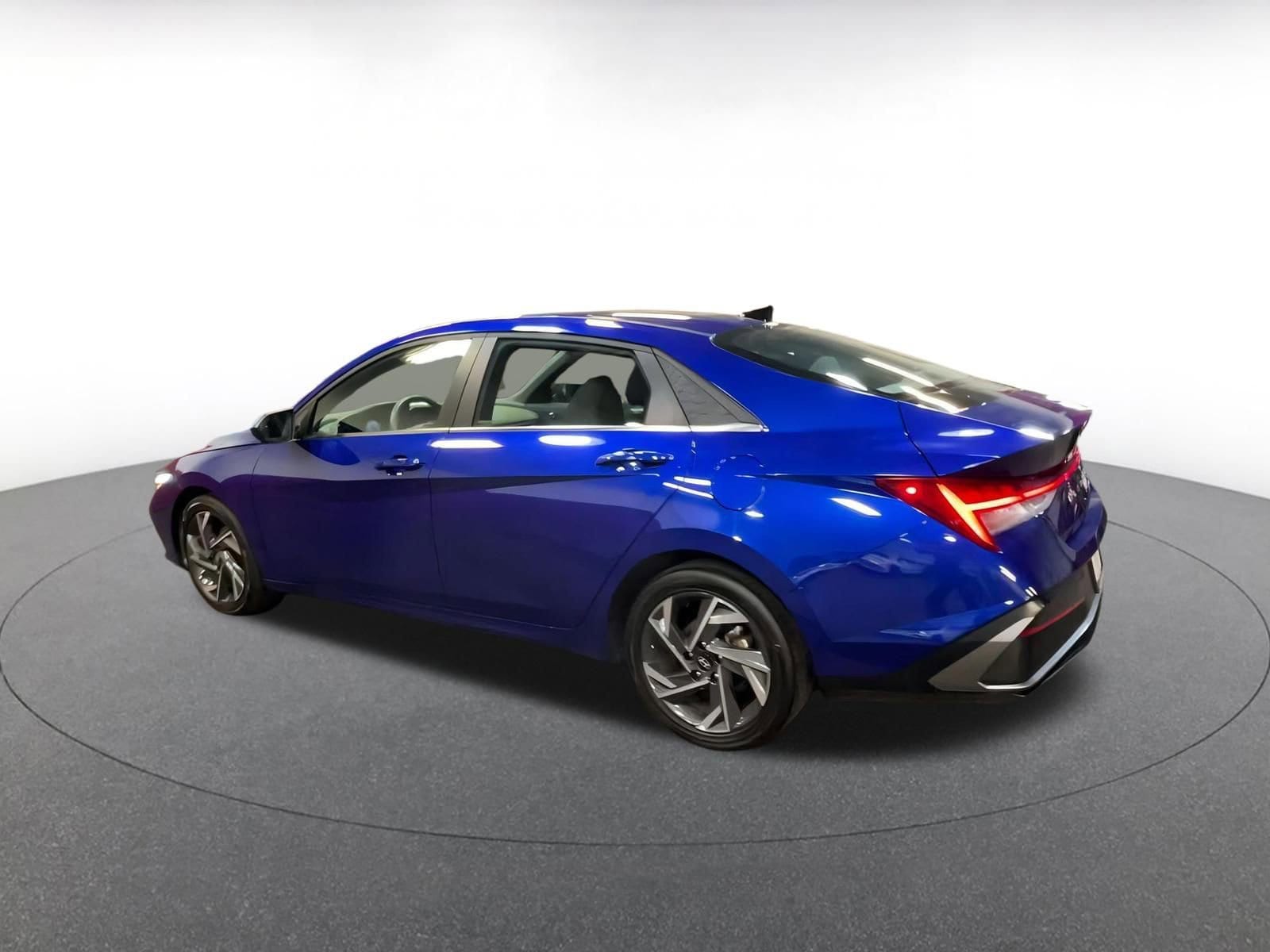 Thumbnail: 2025 Hyundai Elantra - 10