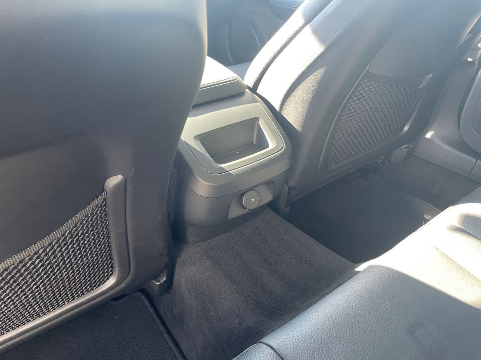 Thumbnail: 2025 Volvo S60 - 25