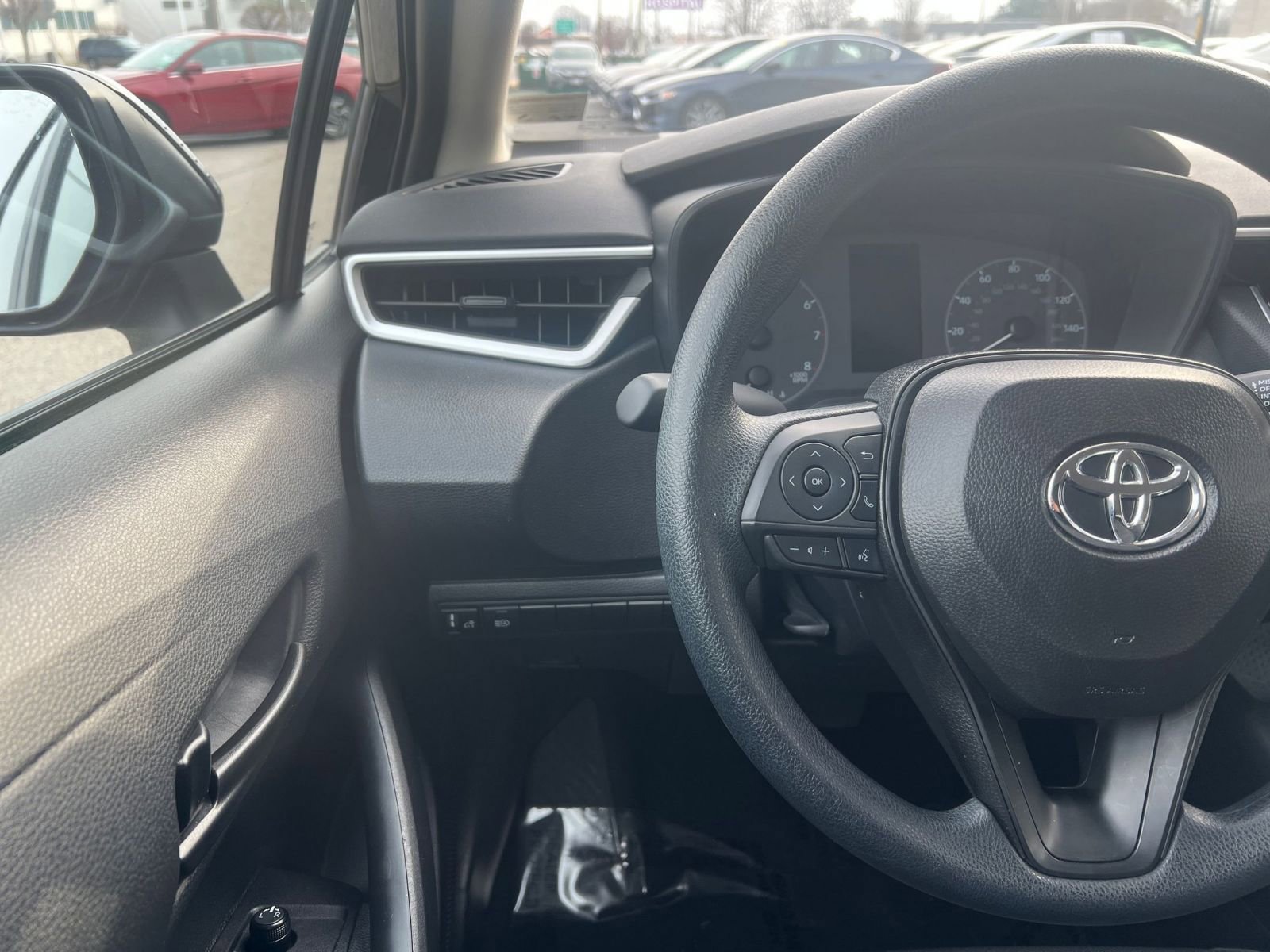 Thumbnail: 2025 Toyota Corolla - 33