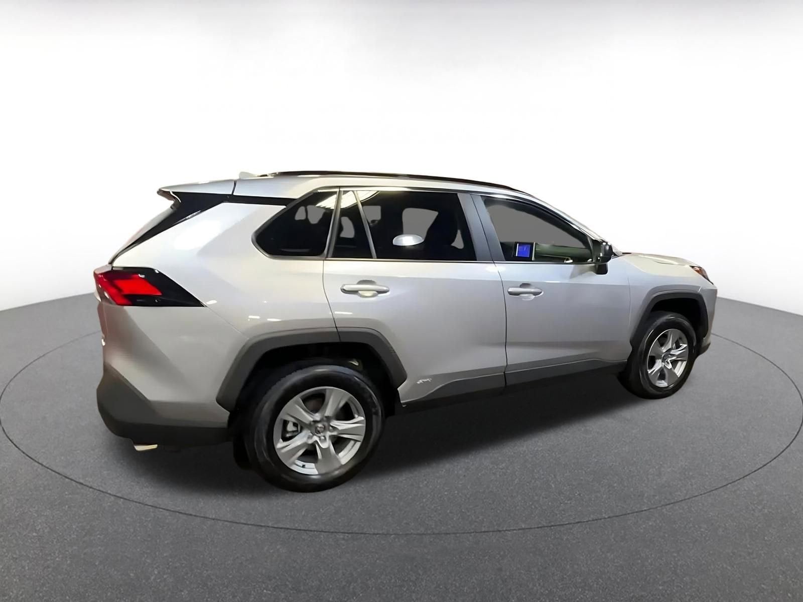 Thumbnail: 2025 Toyota RAV4 - 15