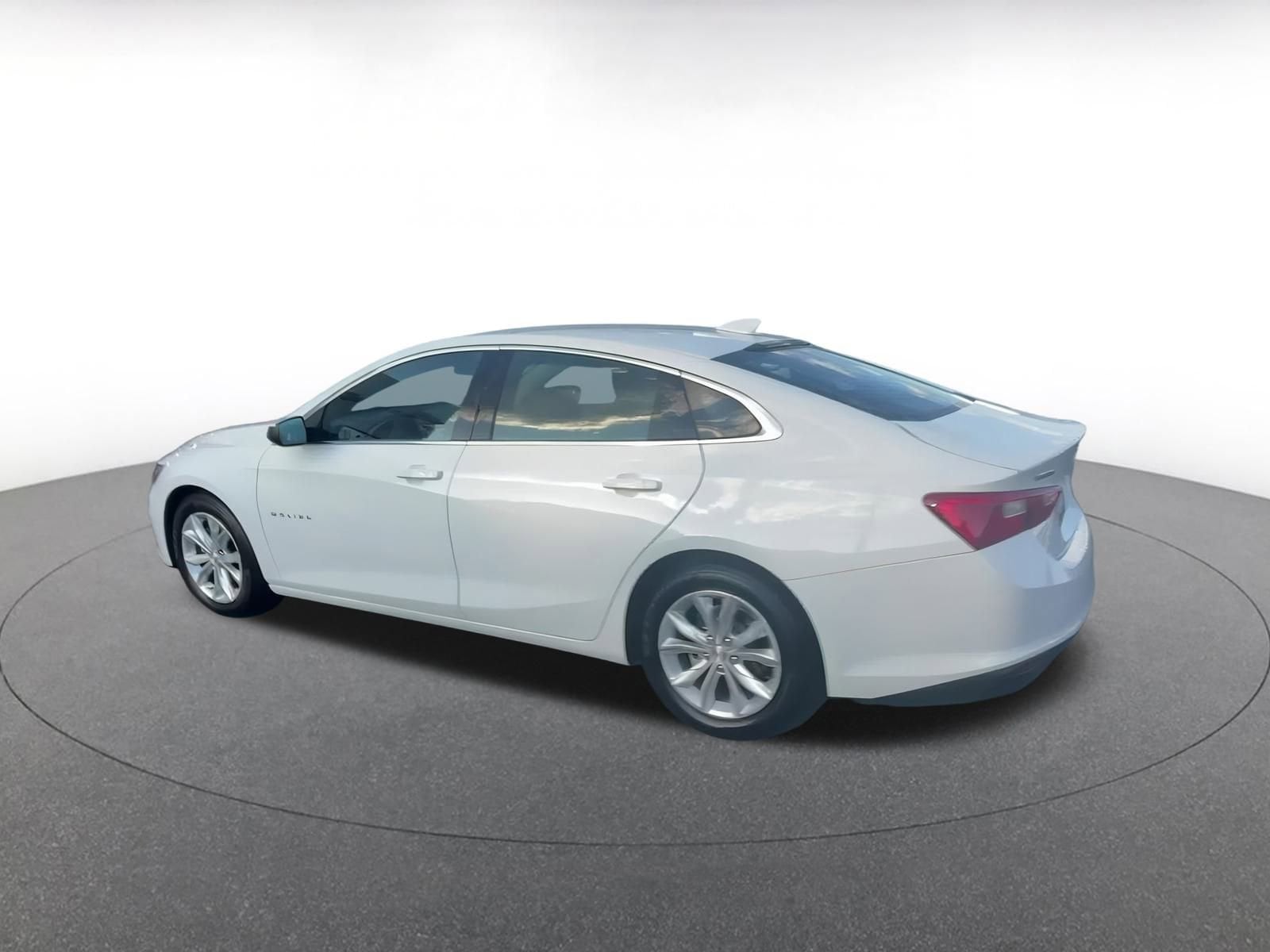 Thumbnail: 2023 Chevrolet Malibu - 10