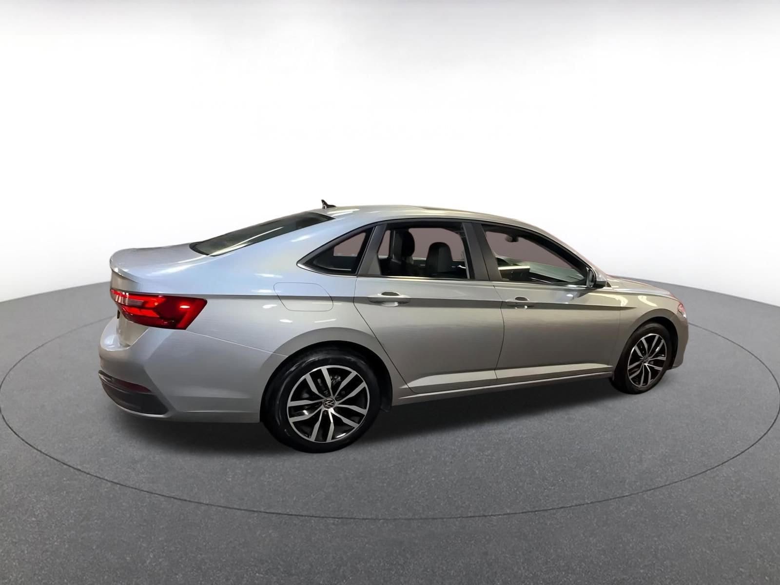 Thumbnail: 2025 Volkswagen Jetta - 16