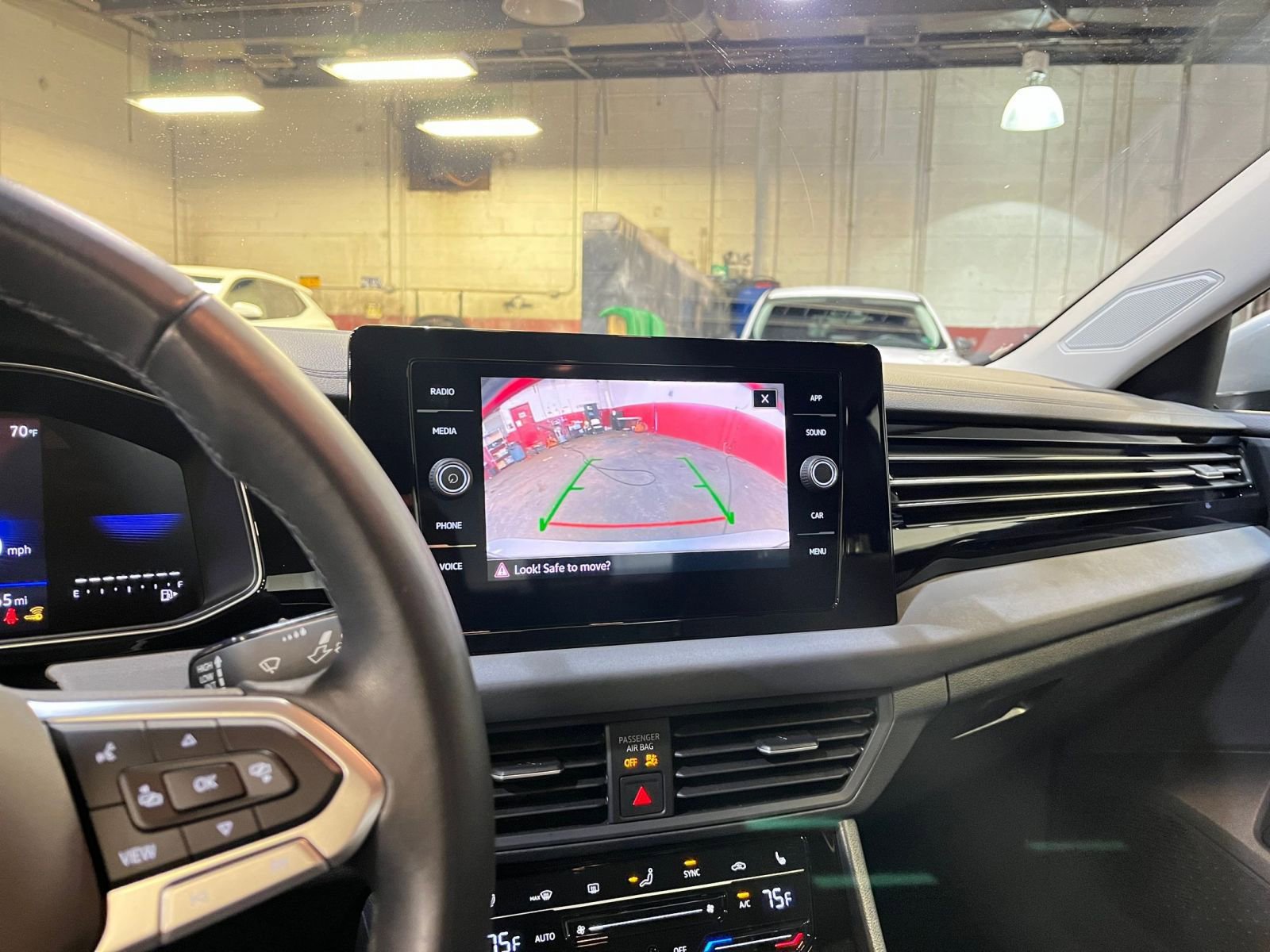 Thumbnail: 2025 Volkswagen Jetta - 17