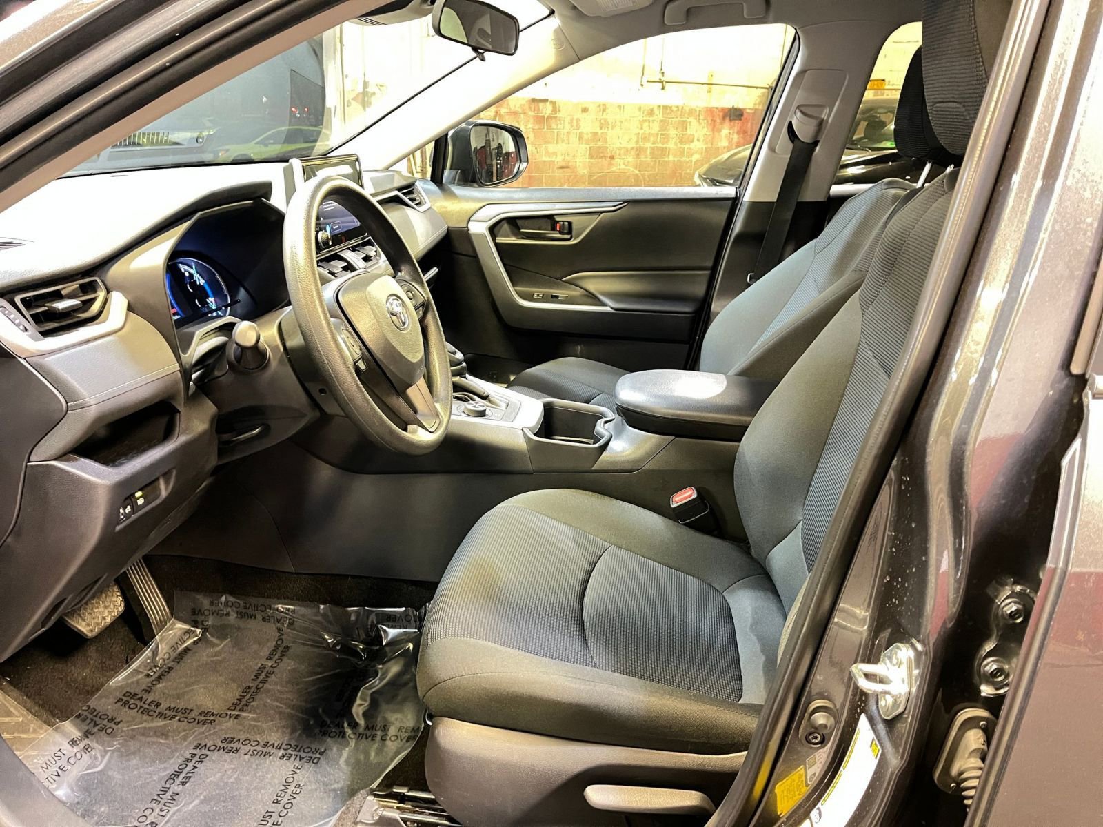 Thumbnail: 2025 Toyota RAV4 - 25