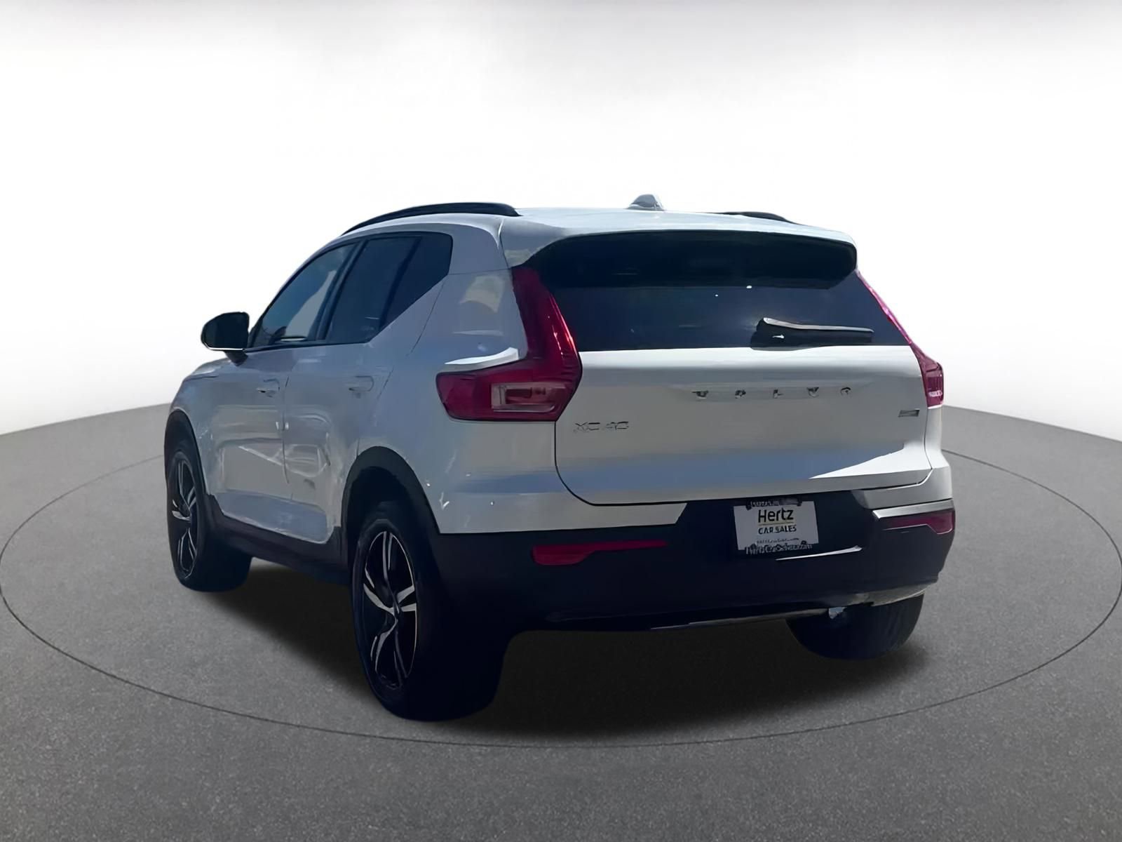 Thumbnail: 2024 Volvo XC40 - 11