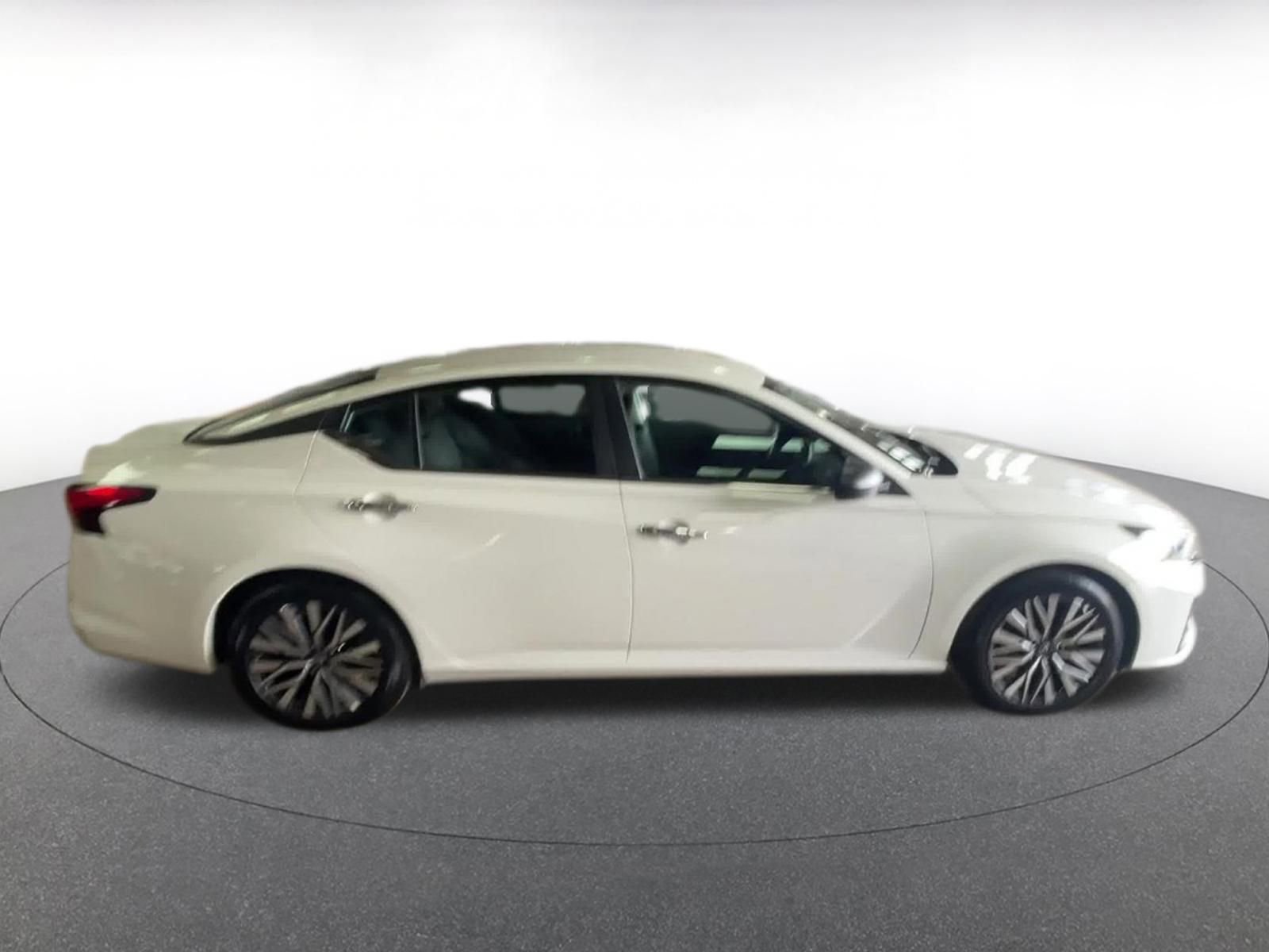 Thumbnail: 2025 Nissan Altima - 16