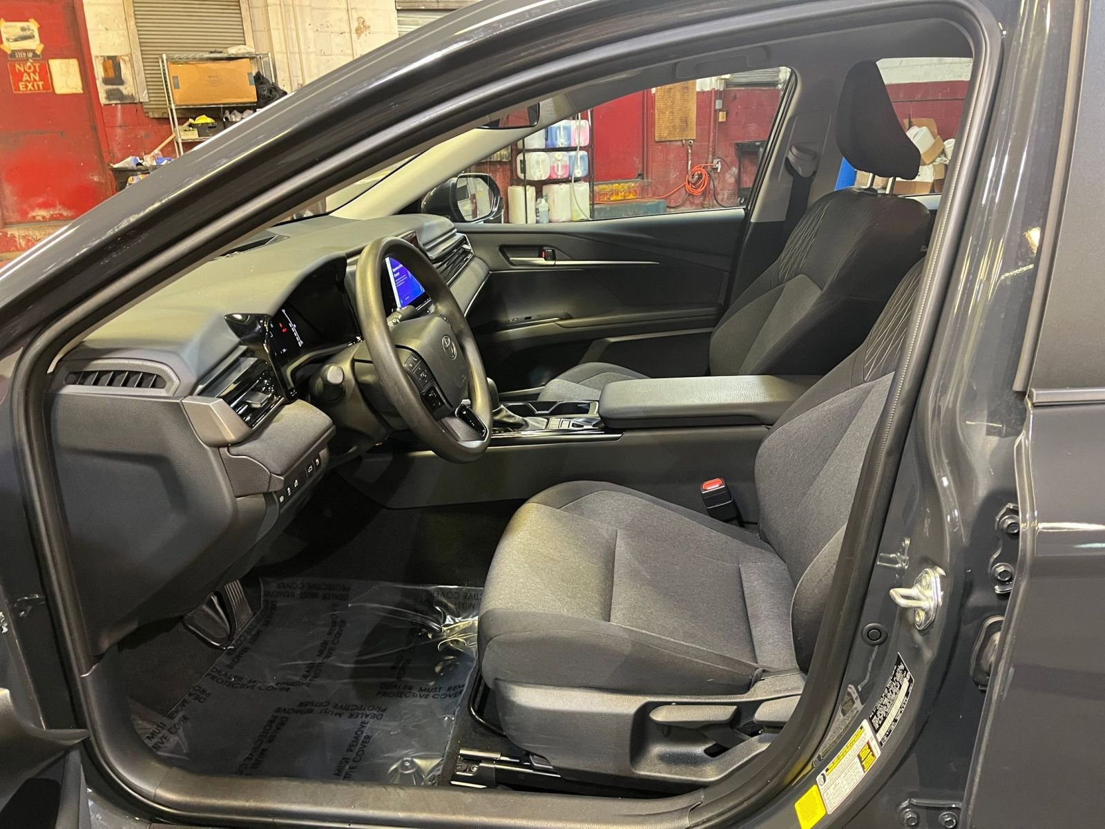 Thumbnail: 2025 Toyota Camry - 25