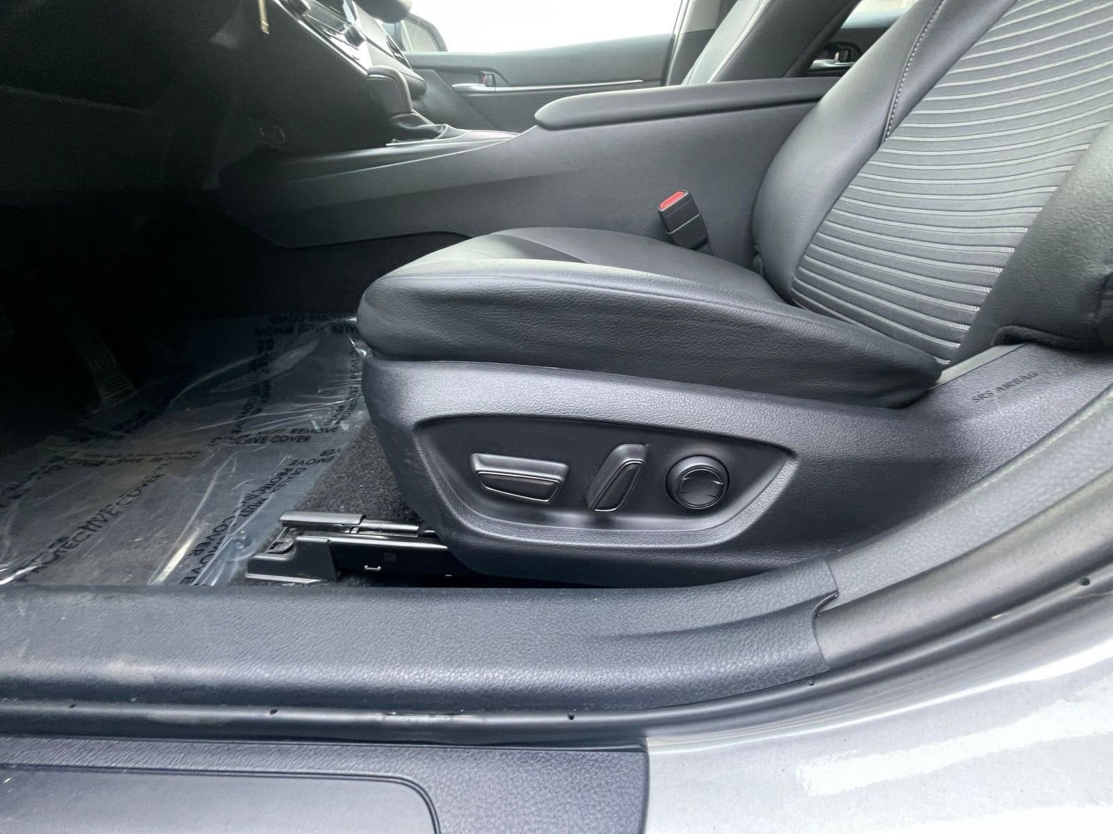 2024 Toyota Camry SE 23
