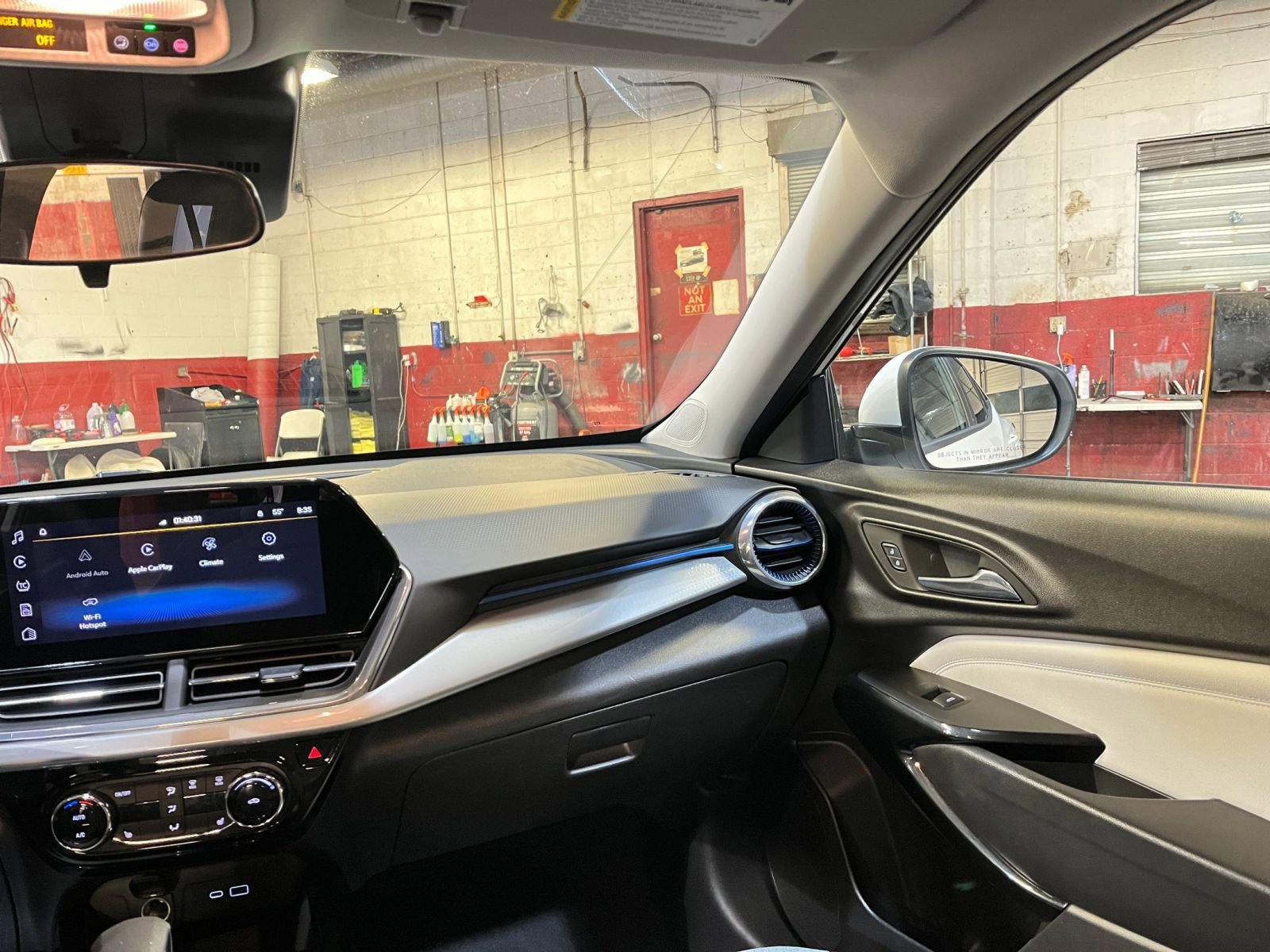 Thumbnail: 2025 Chevrolet Trax - 35