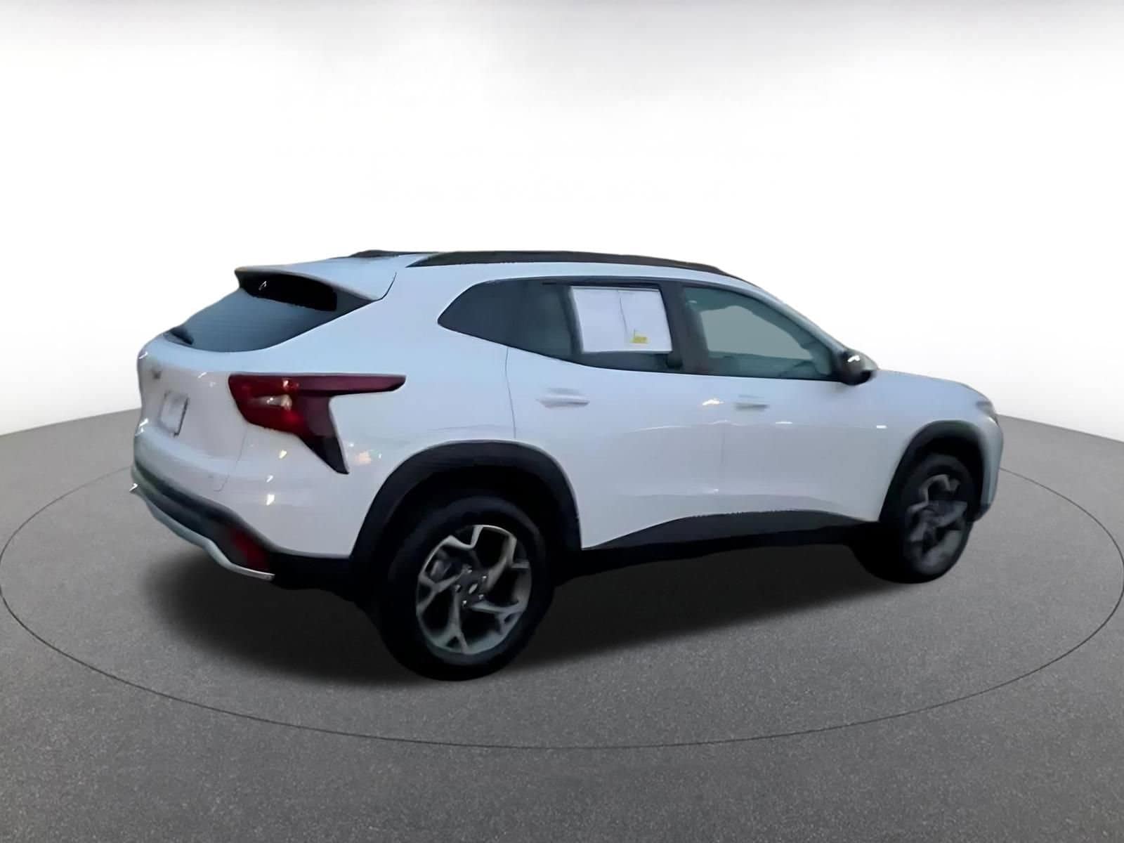 Thumbnail: 2025 Chevrolet Trax - 14