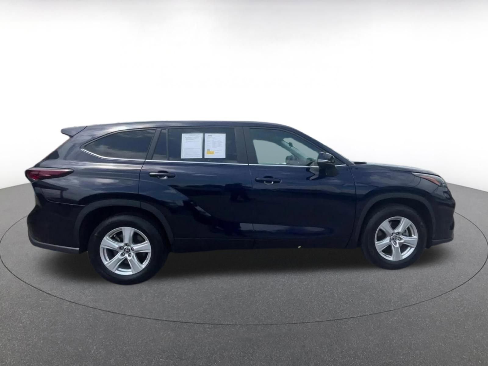 Thumbnail: 2025 Toyota Highlander - 16