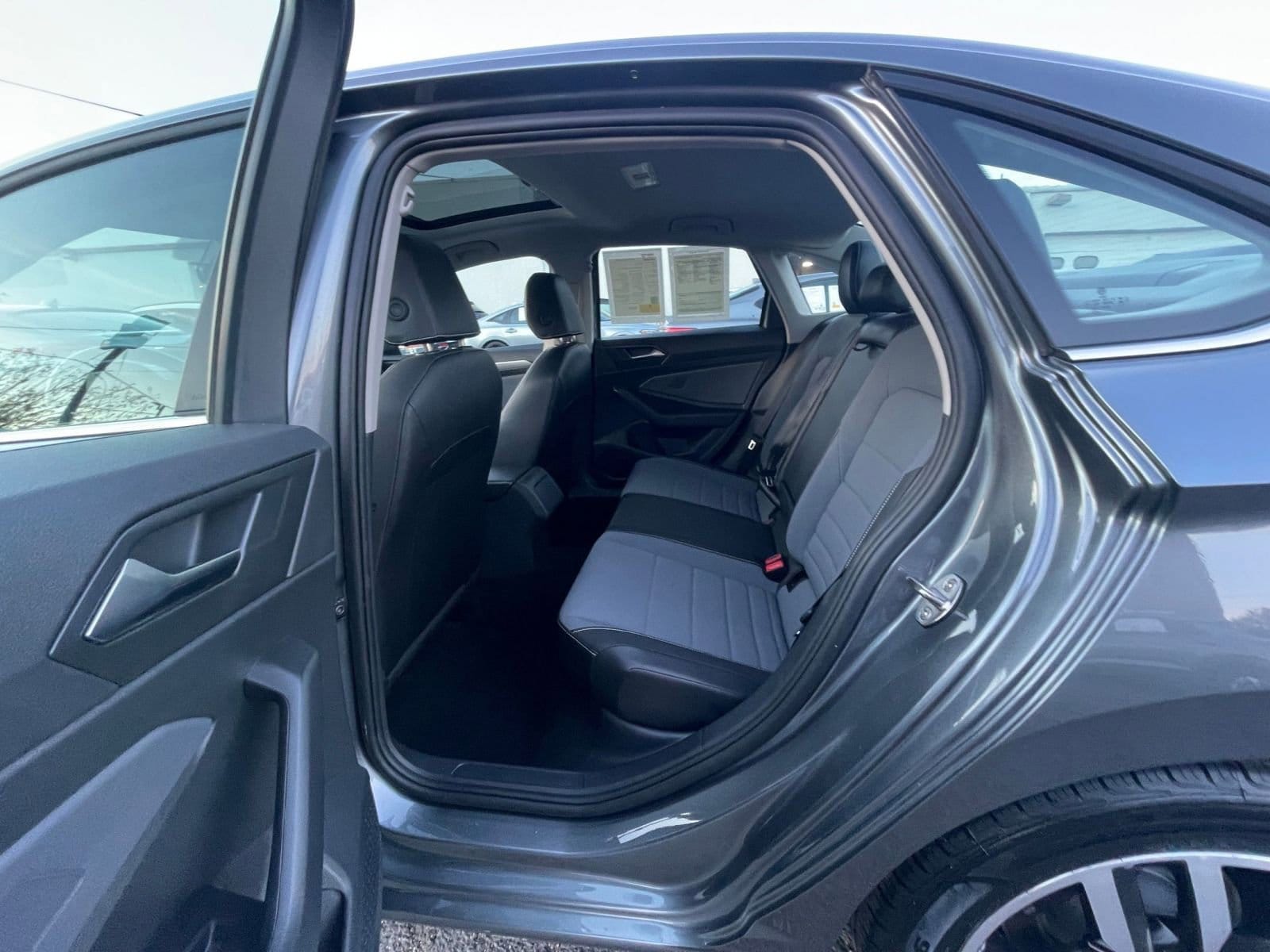 Thumbnail: 2025 Volkswagen Jetta - 24