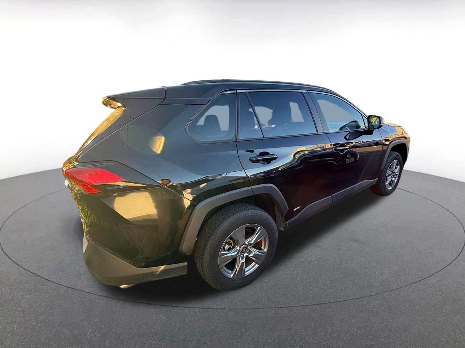 Thumbnail: 2025 Toyota RAV4 - 8