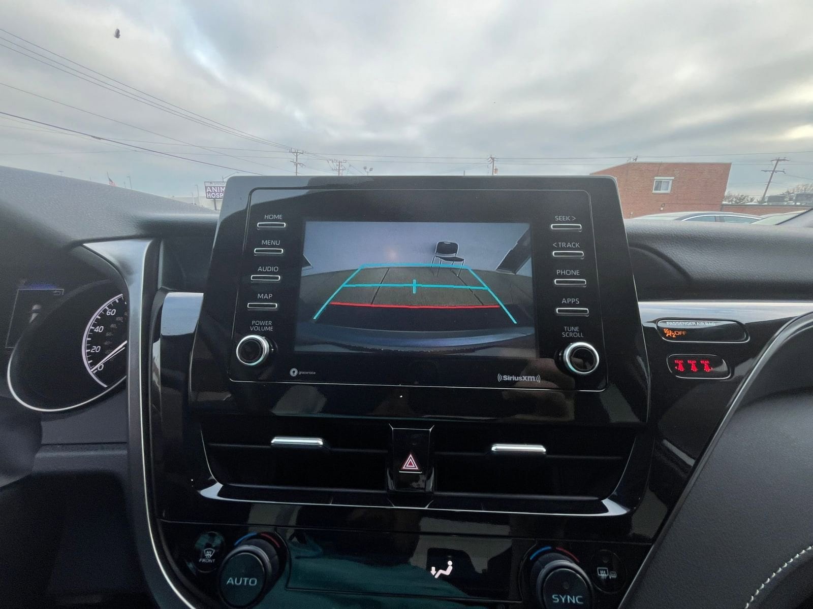 2024 Toyota Camry SE 17