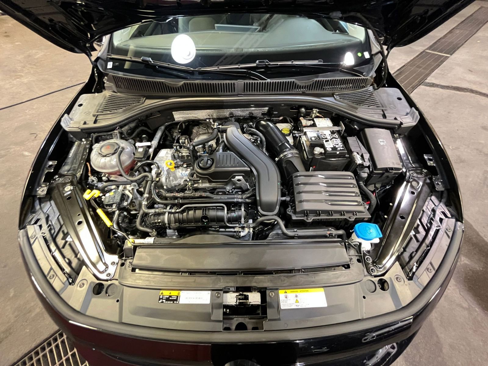 Thumbnail: 2025 Volkswagen Jetta - 31