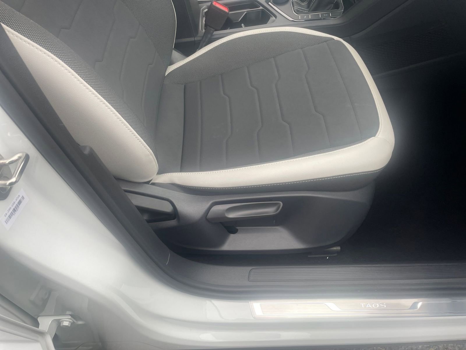 Thumbnail: 2025 Volkswagen Taos - 27