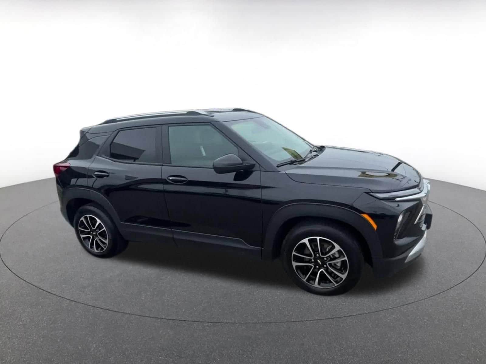 Thumbnail: 2025 Chevrolet TrailBlazer - 2