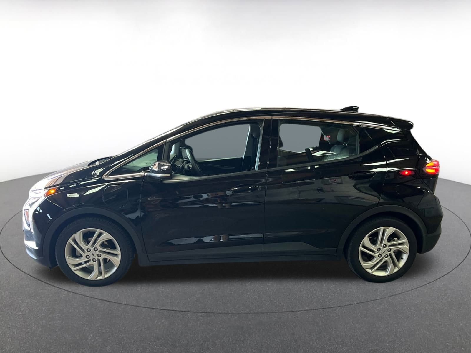 Thumbnail: 2023 Chevrolet Bolt EV - 4