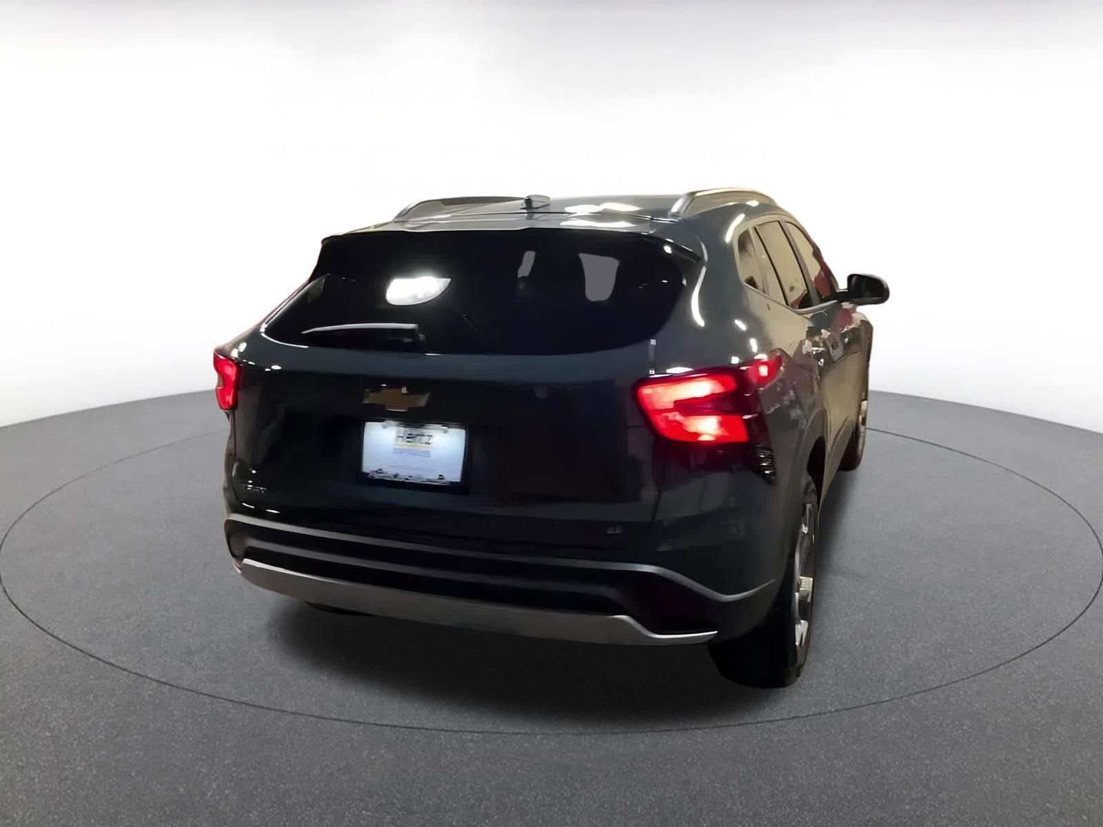 Thumbnail: 2025 Chevrolet Trax - 15