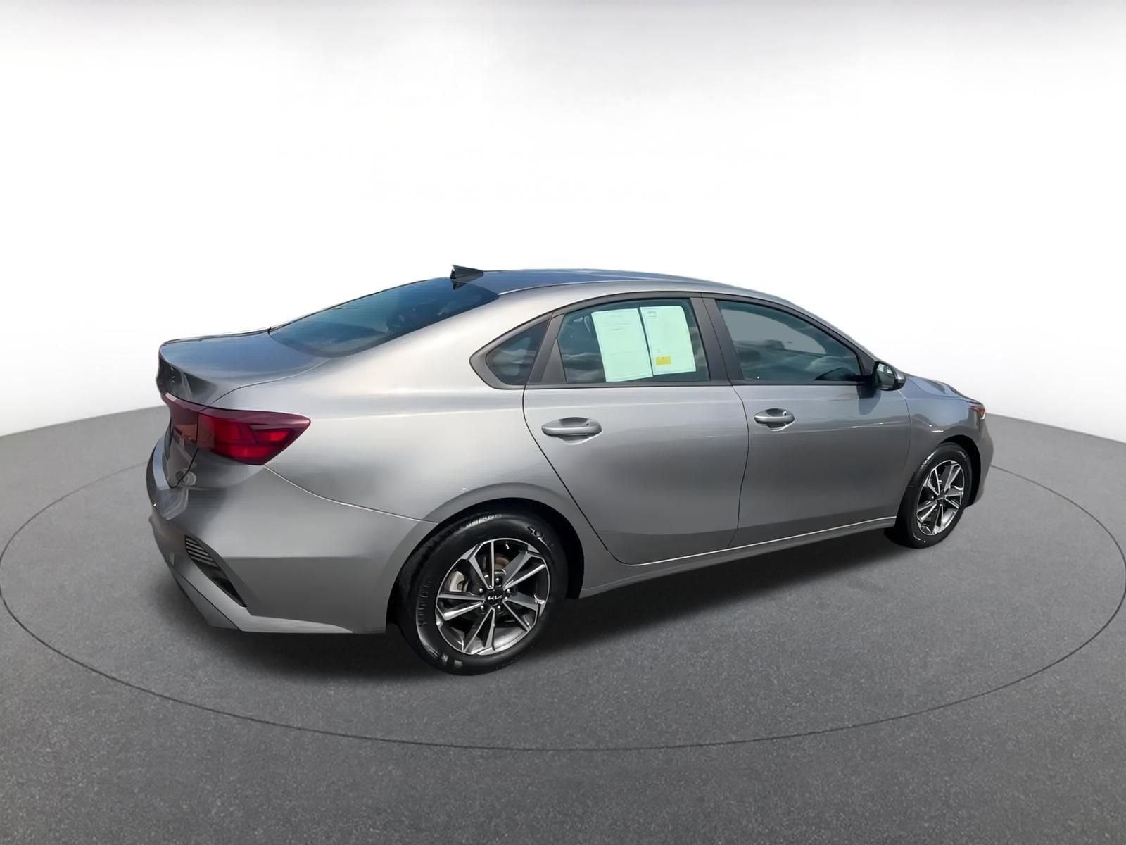 Thumbnail: 2024 Kia Forte - 13