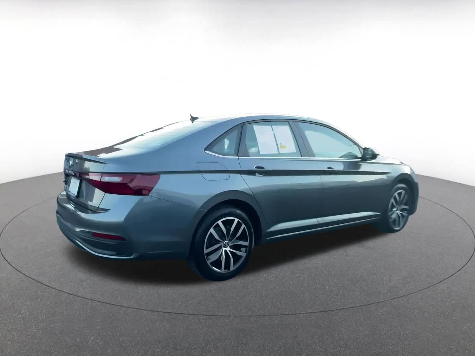 Thumbnail: 2025 Volkswagen Jetta - 15