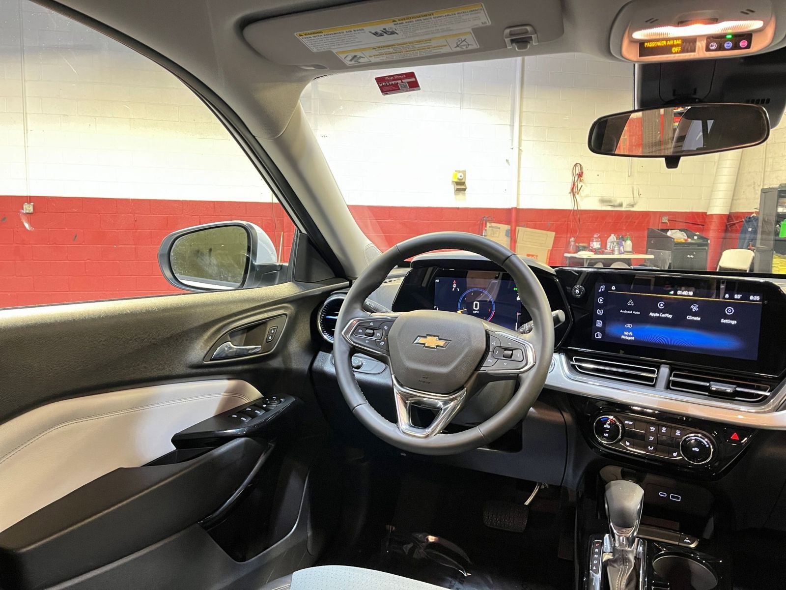 Thumbnail: 2025 Chevrolet Trax - 34