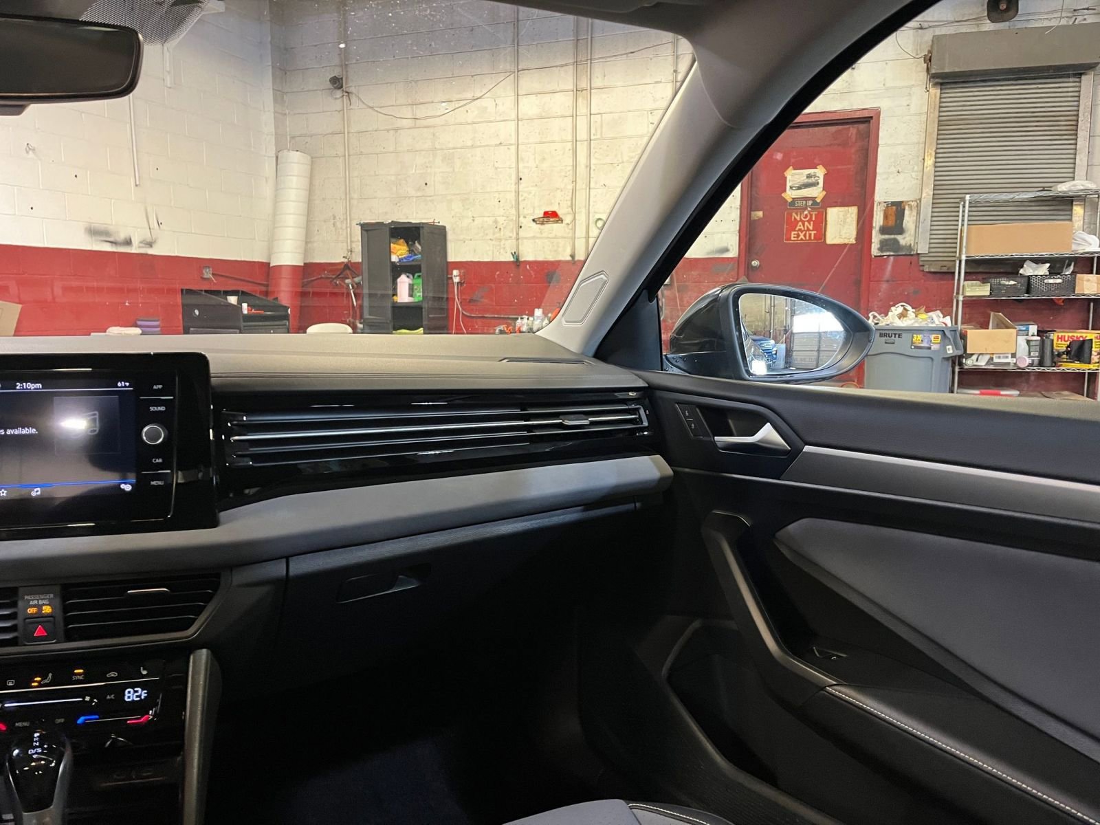 Thumbnail: 2025 Volkswagen Jetta - 35