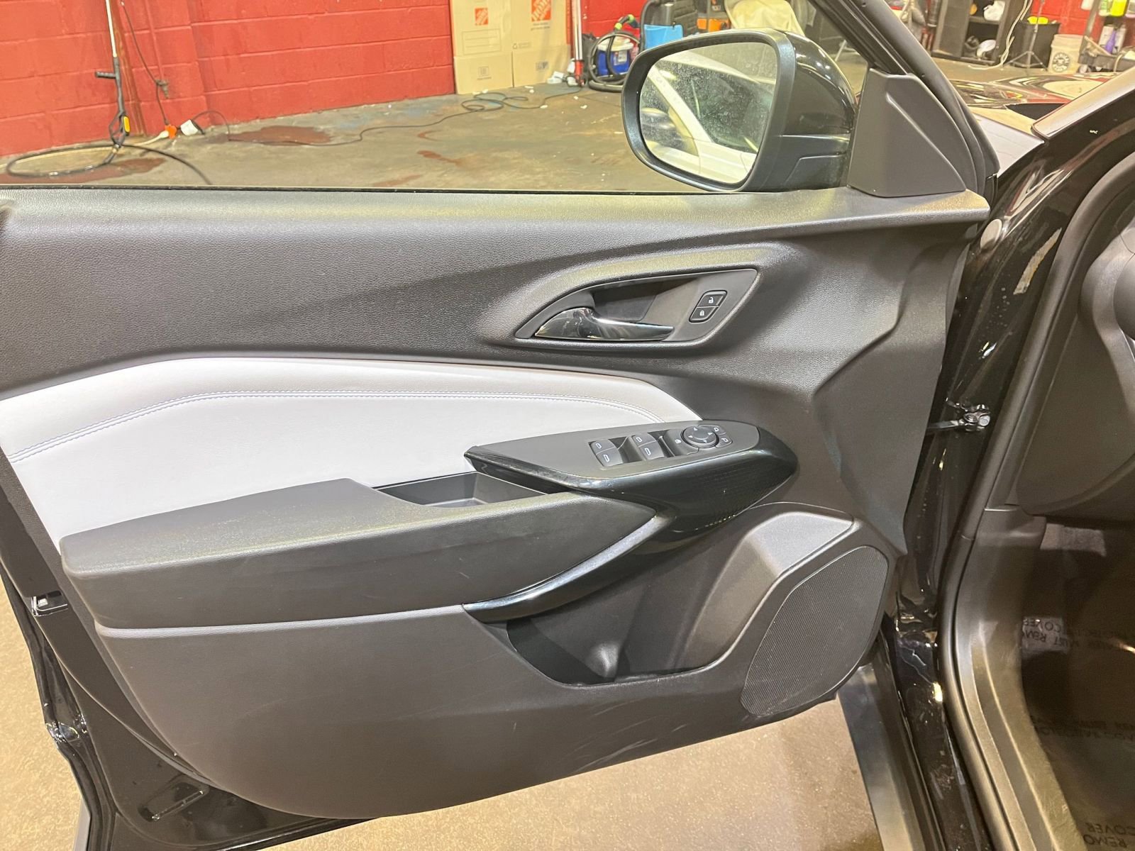 Thumbnail: 2025 Chevrolet Trax - 20