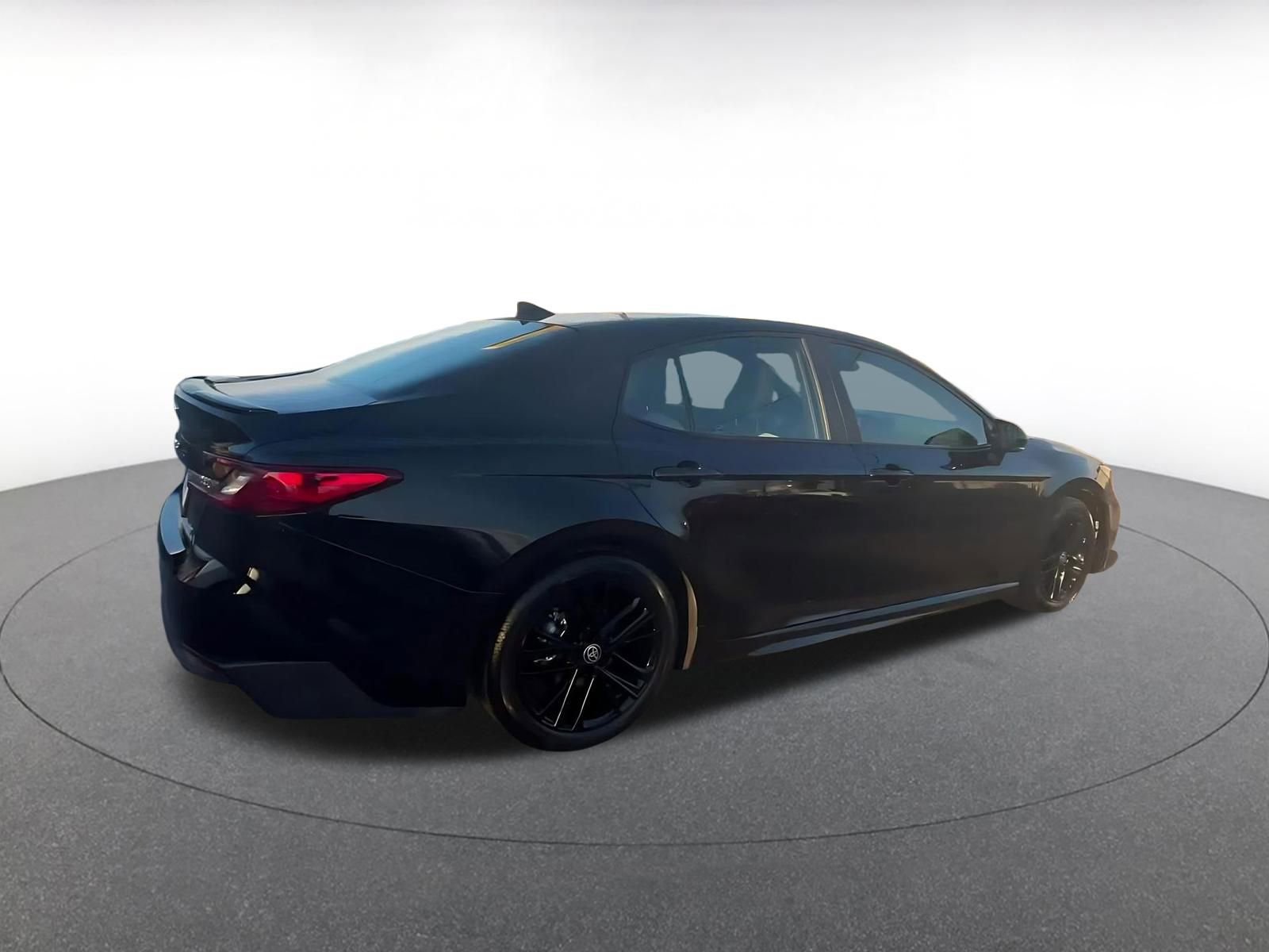 Thumbnail: 2025 Toyota Camry - 11