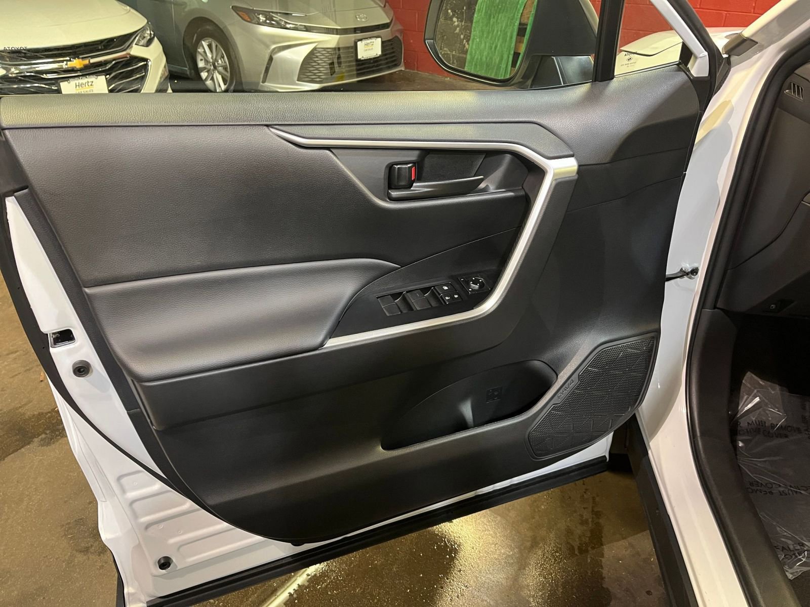 Thumbnail: 2025 Toyota RAV4 - 21