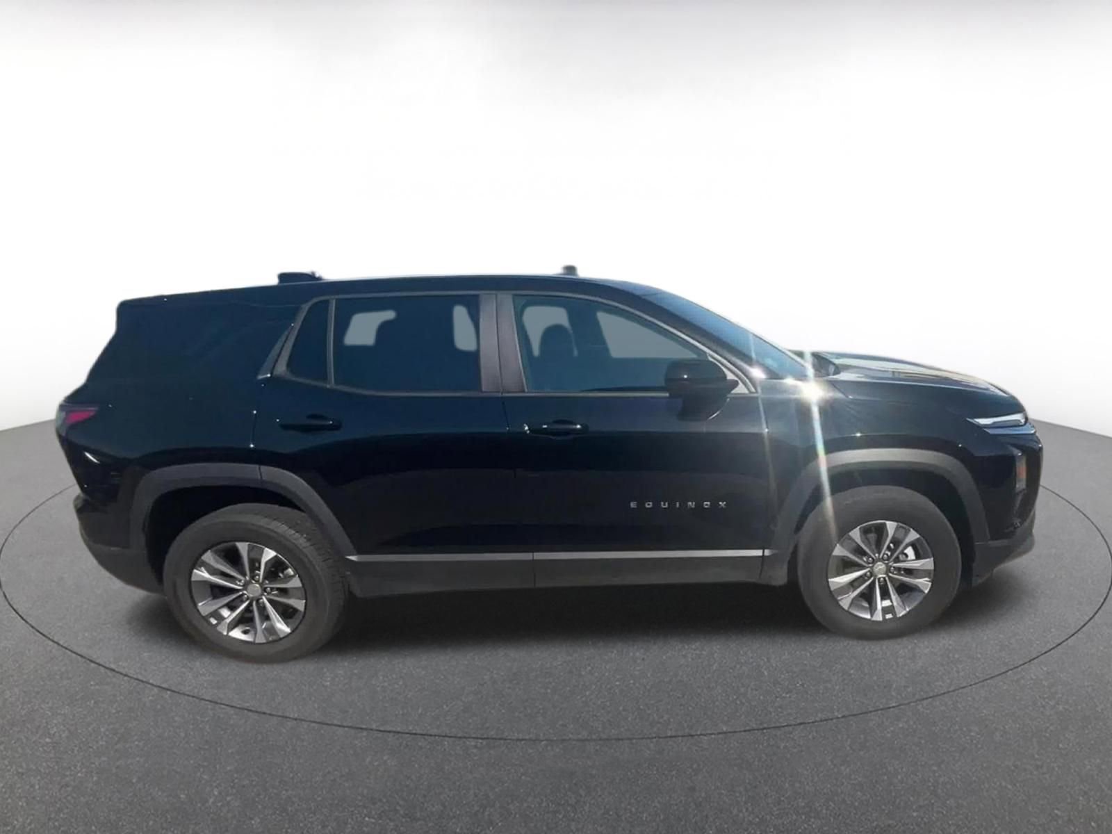 Thumbnail: 2025 Chevrolet Equinox - 16