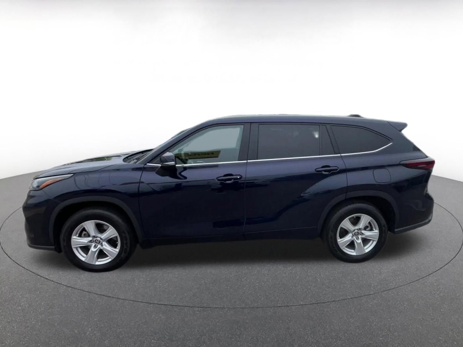 Thumbnail: 2025 Toyota Highlander - 9