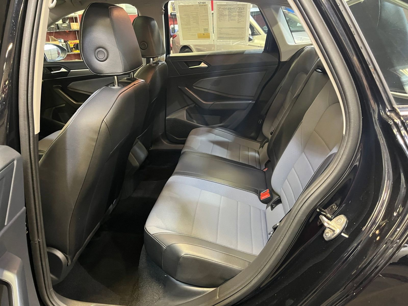 Thumbnail: 2025 Volkswagen Jetta - 24