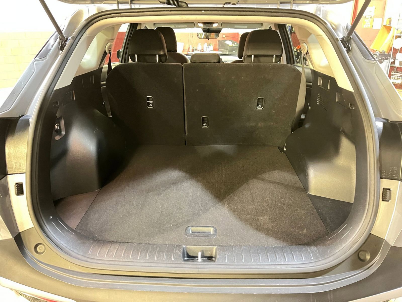 Thumbnail: 2025 Kia Sportage - 30