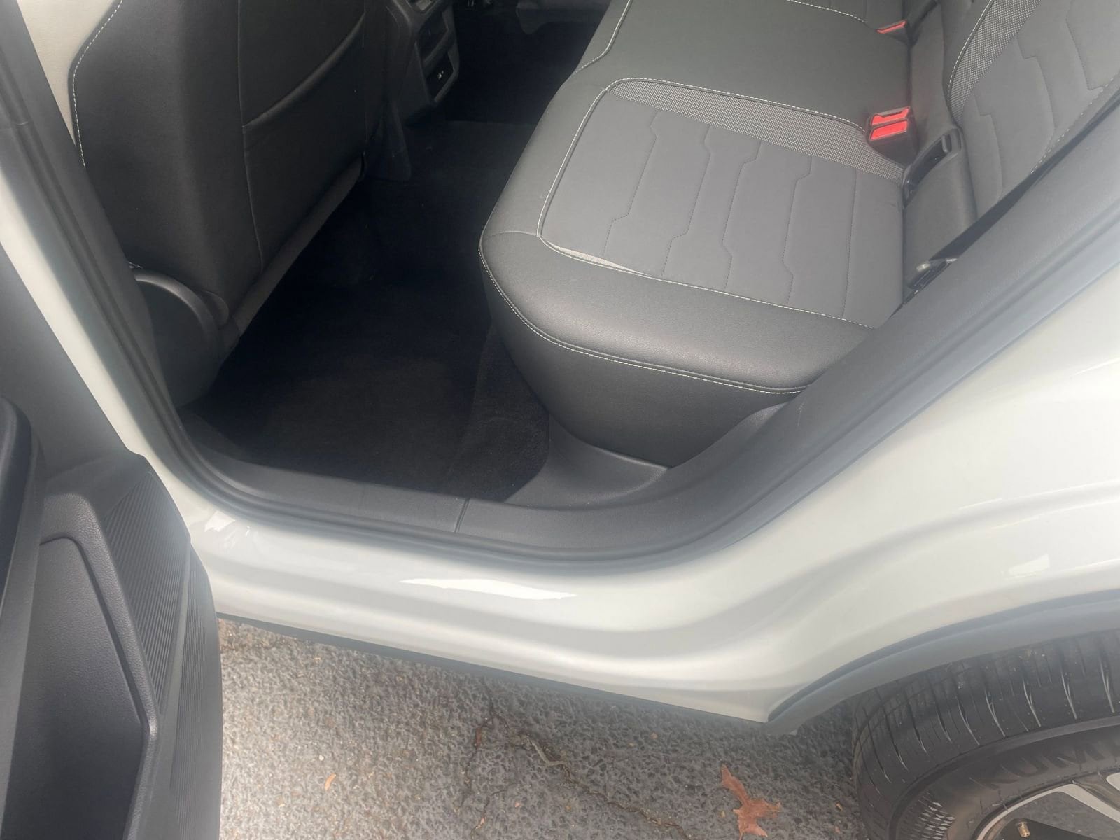 Thumbnail: 2025 Volkswagen Taos - 25