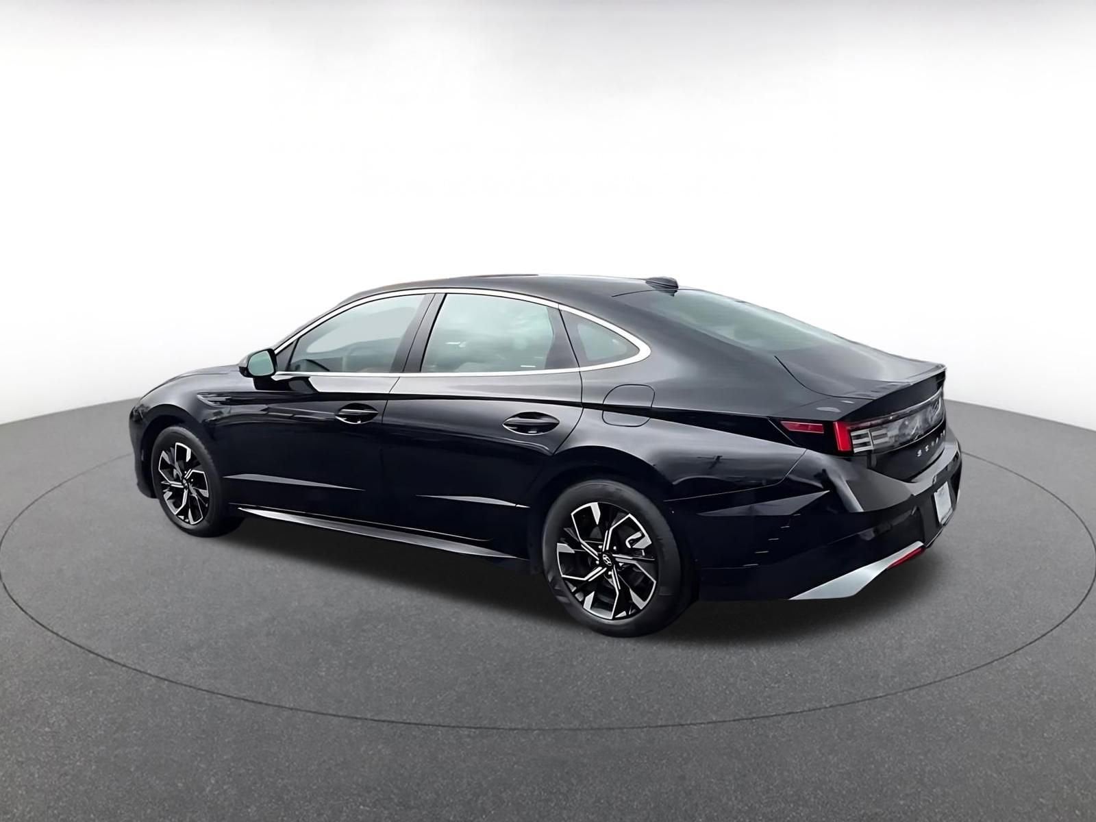 Thumbnail: 2025 Hyundai Sonata - 10