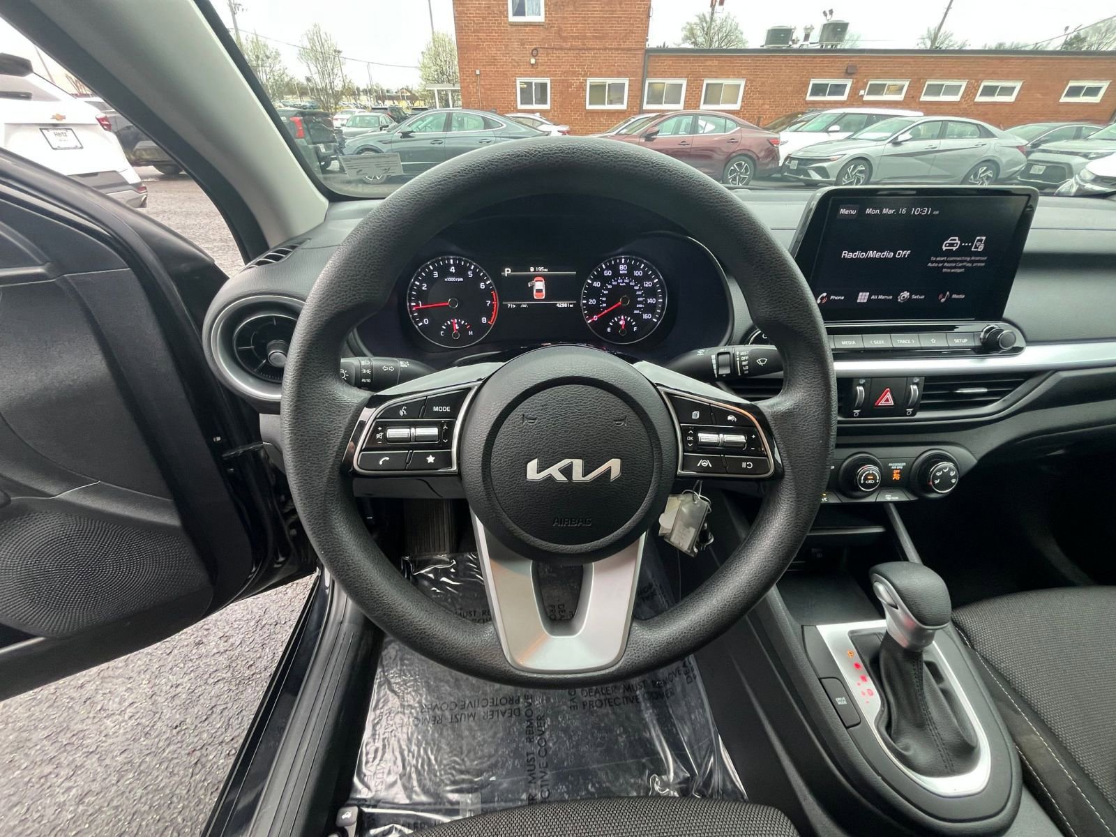 Thumbnail: 2024 Kia Forte - 25