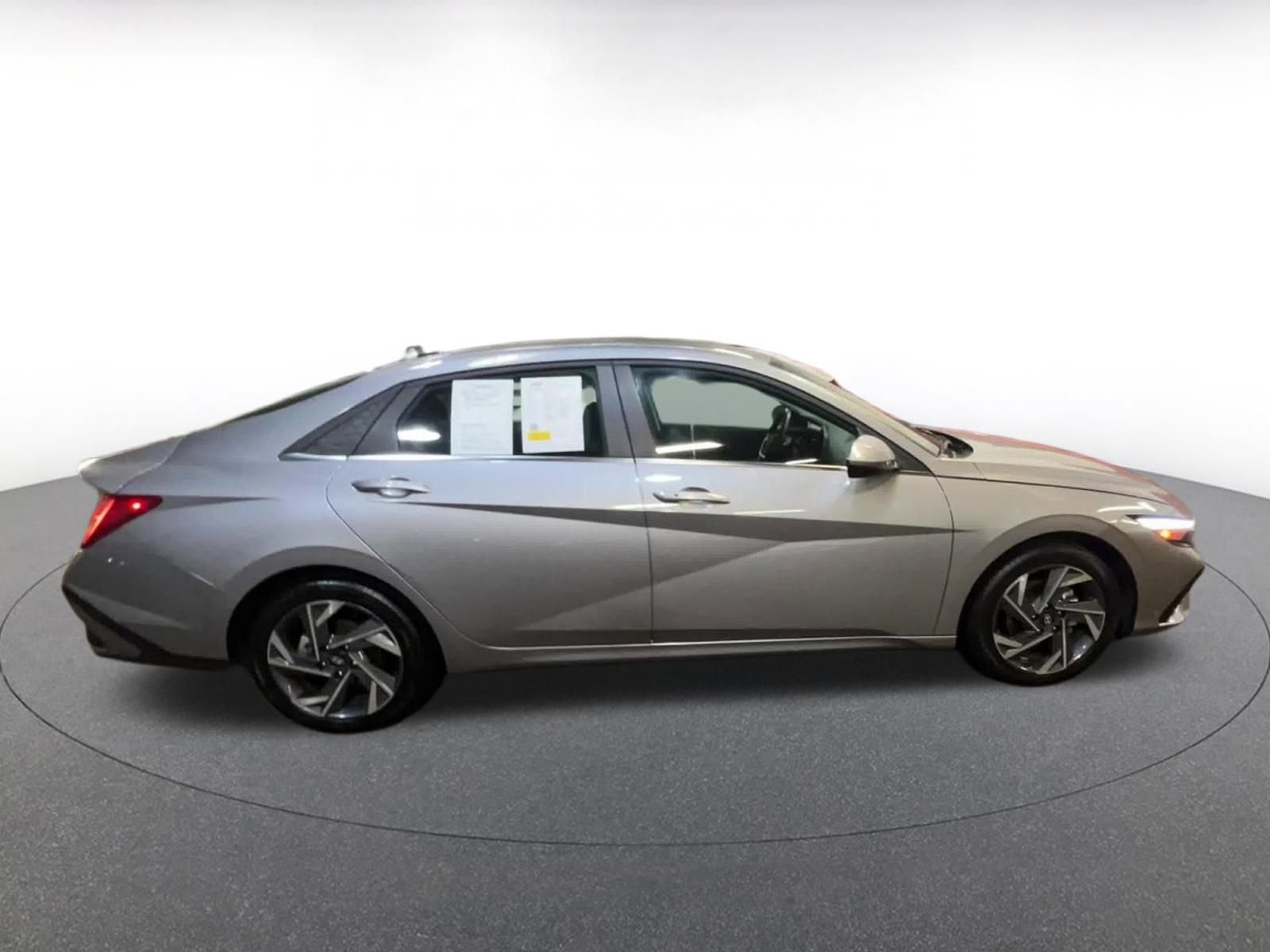 Thumbnail: 2025 Hyundai Elantra - 16