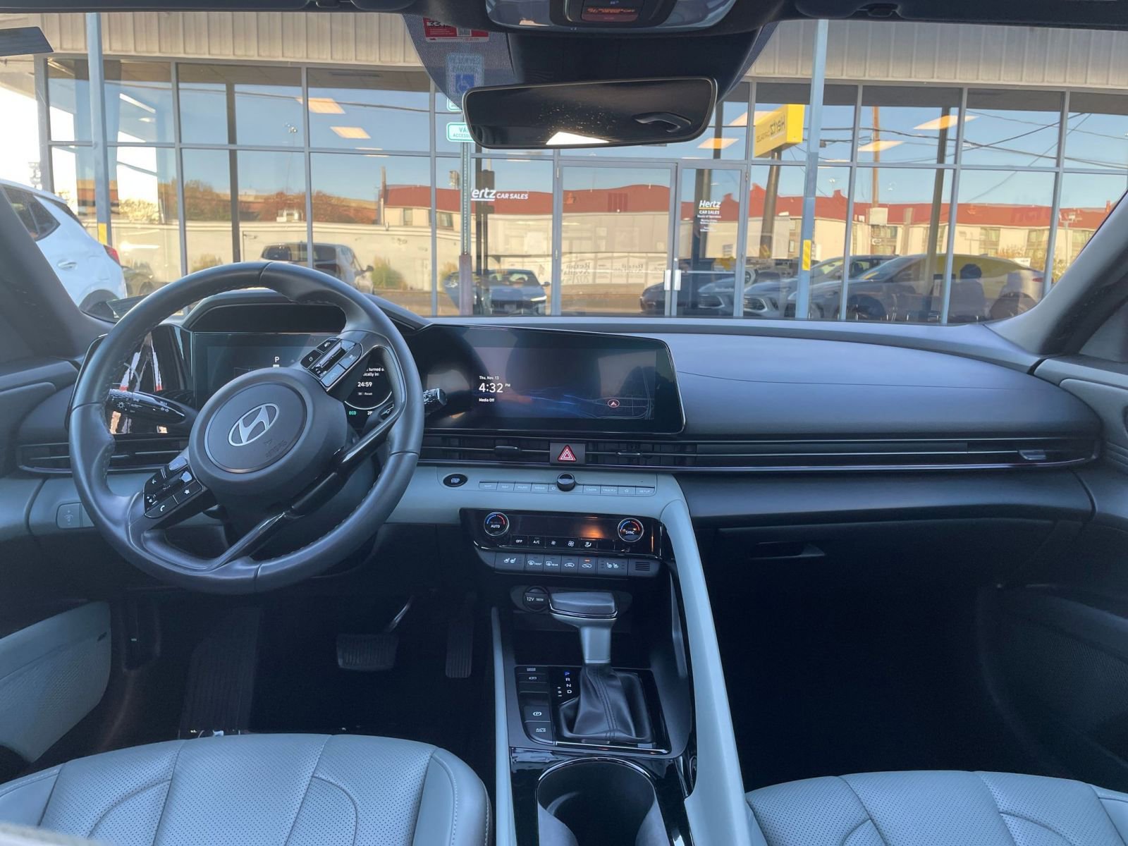 Thumbnail: 2025 Hyundai Elantra - 33