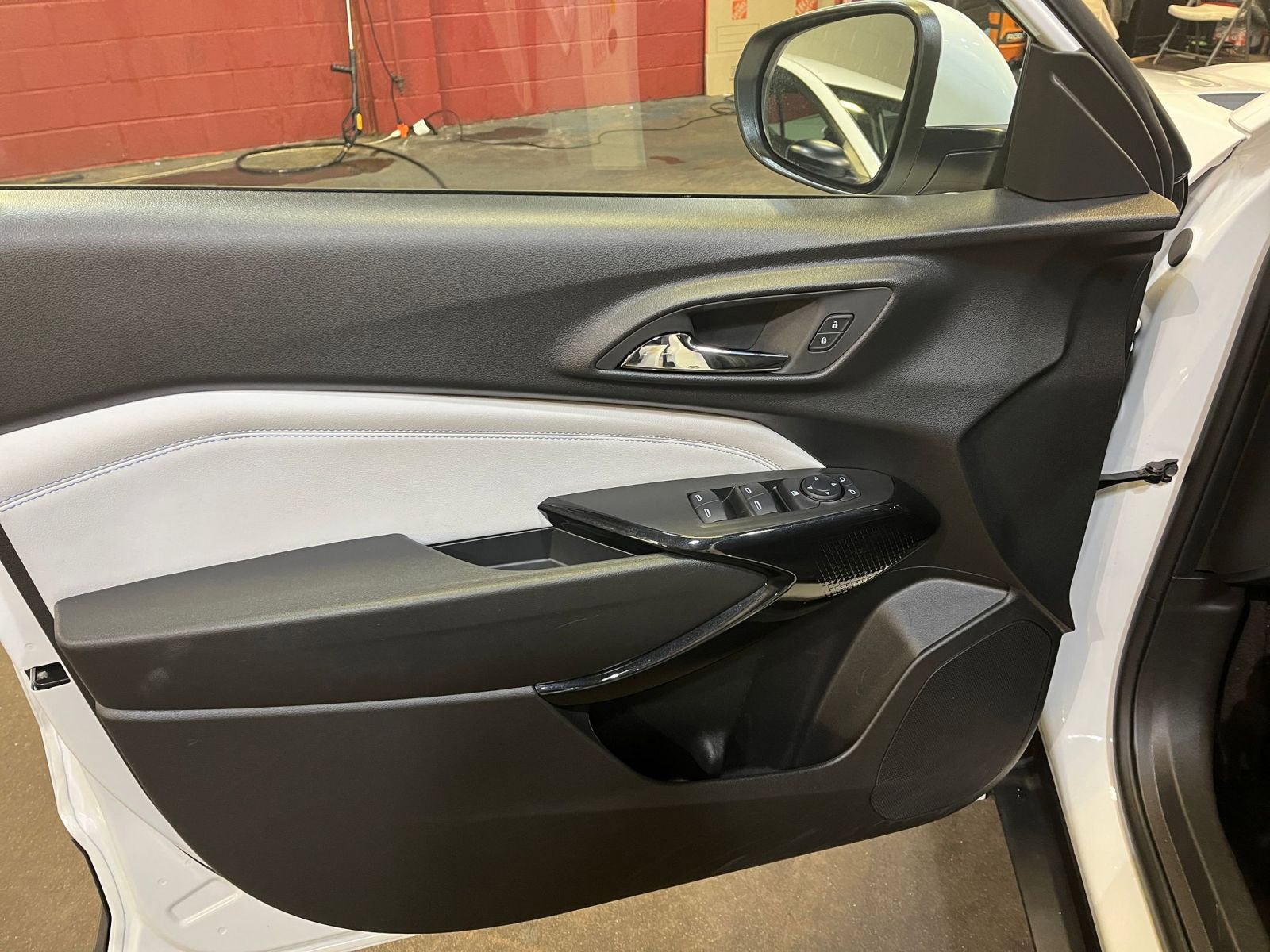 Thumbnail: 2025 Chevrolet Trax - 20