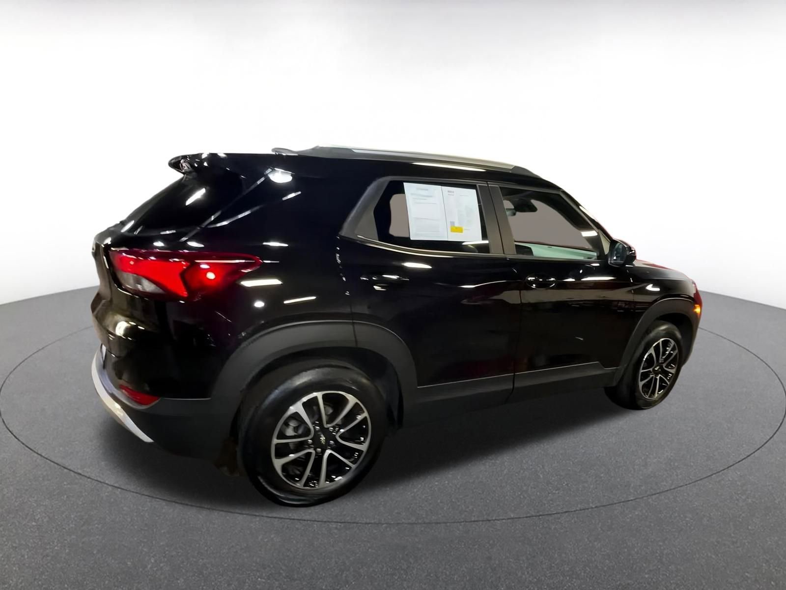 Thumbnail: 2025 Chevrolet TrailBlazer - 15