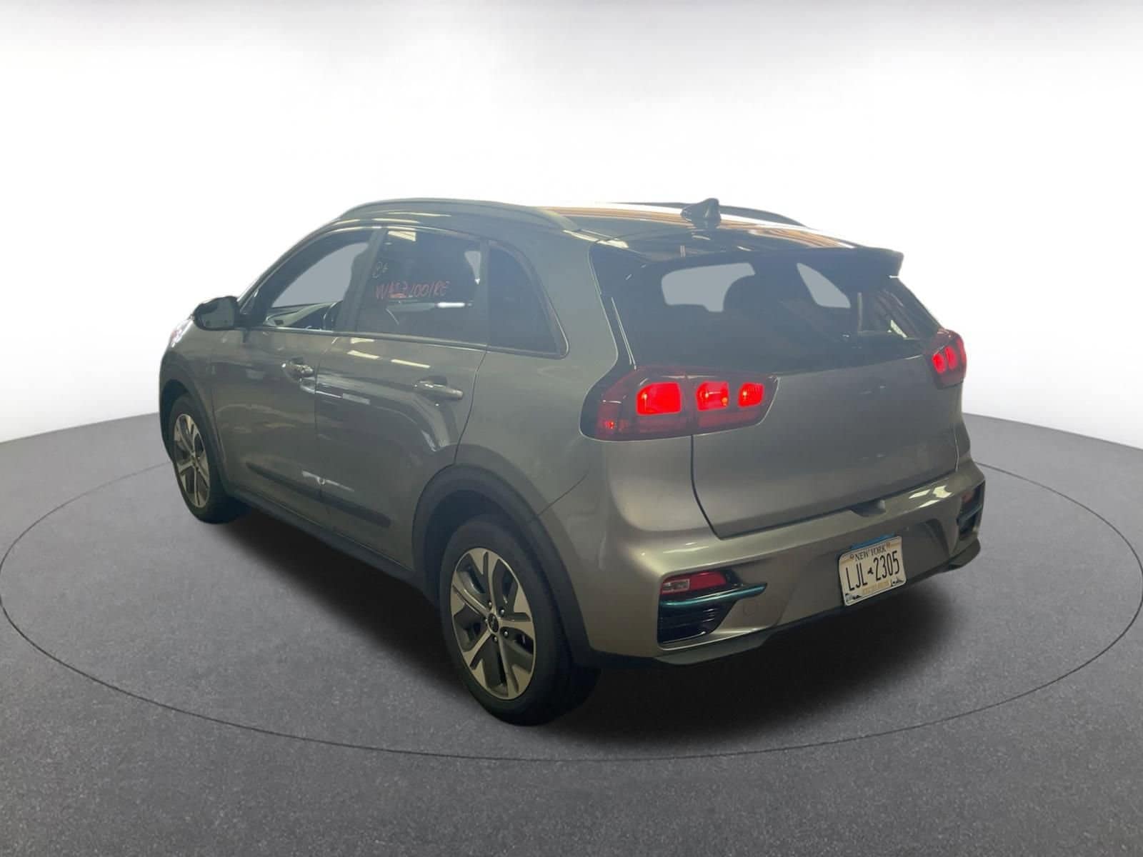 Thumbnail: 2022 Kia Niro - 5