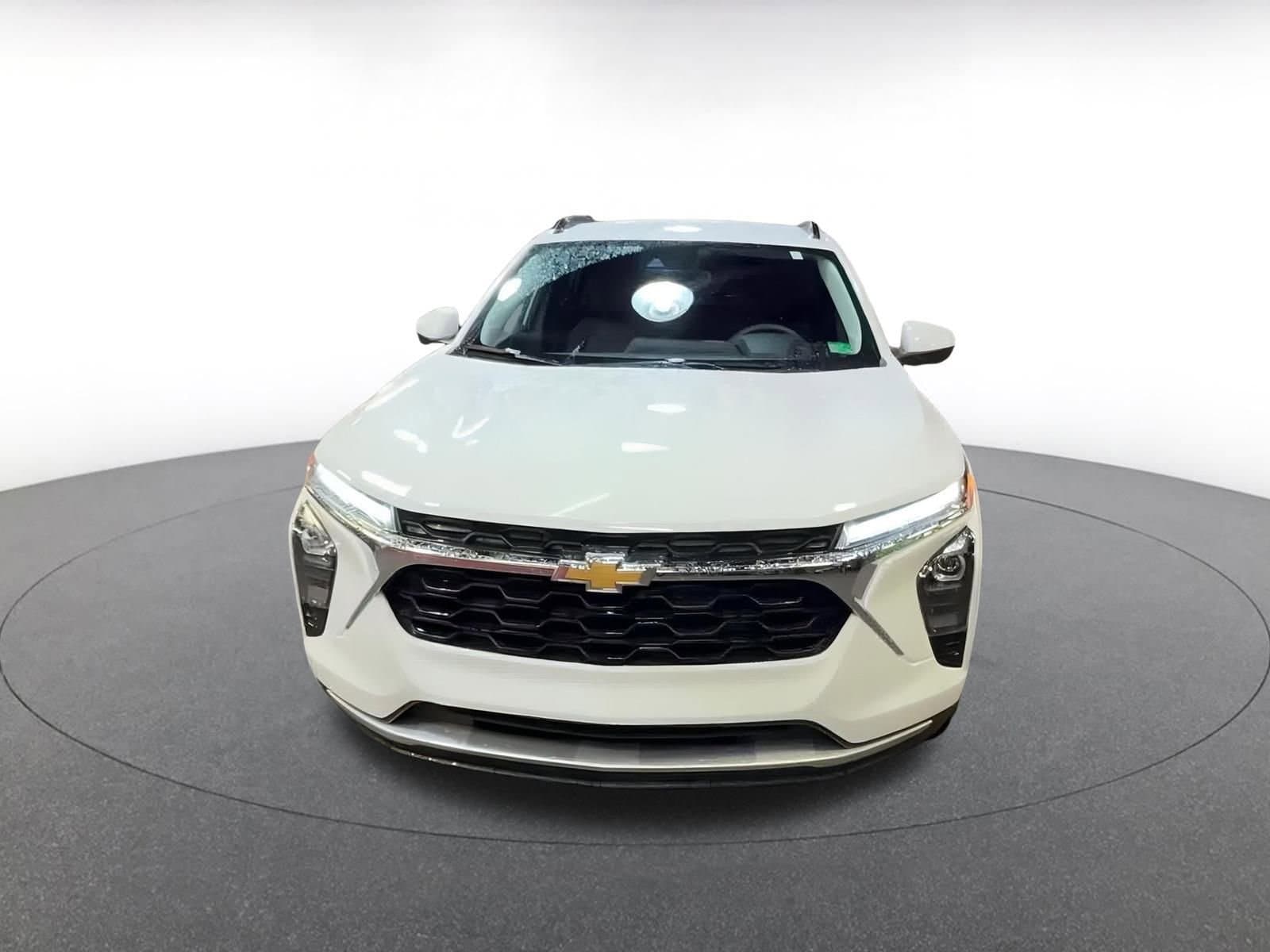 Thumbnail: 2025 Chevrolet Trax - 4