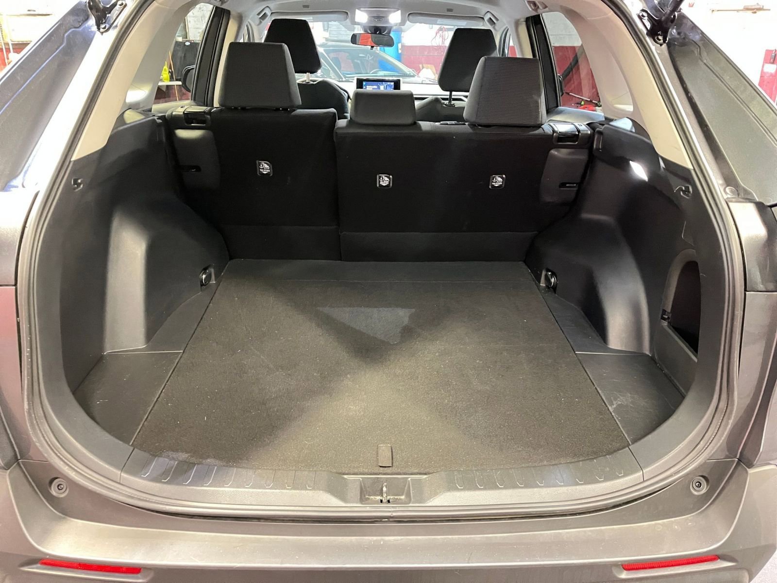 Thumbnail: 2025 Toyota RAV4 - 30