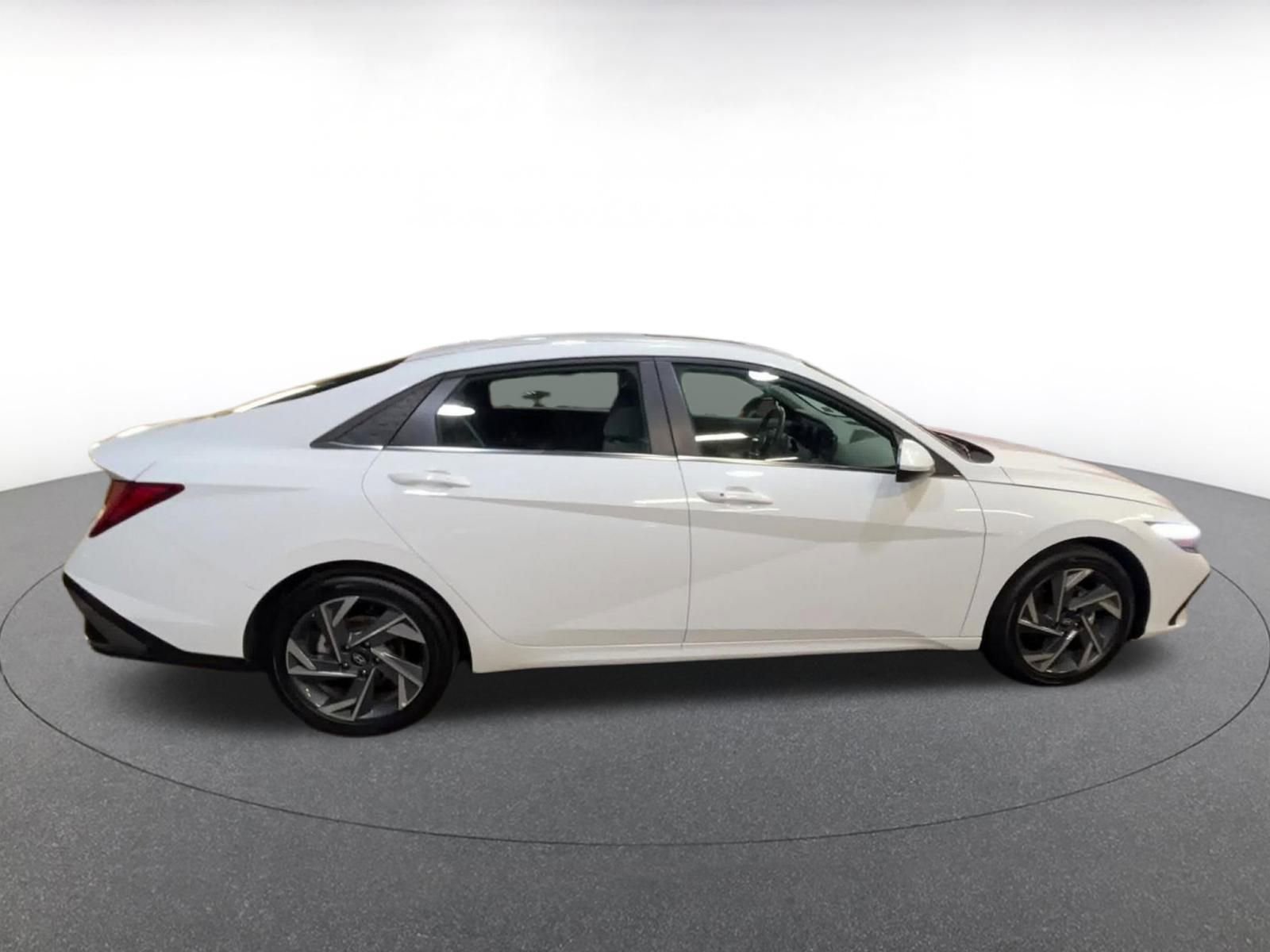 Thumbnail: 2025 Hyundai Elantra - 16