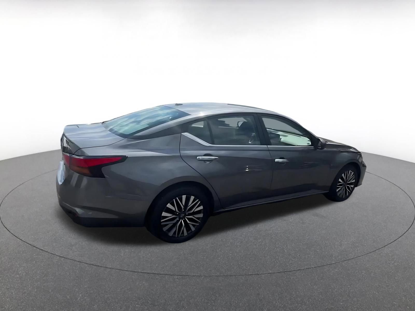 Thumbnail: 2025 Nissan Altima - 14