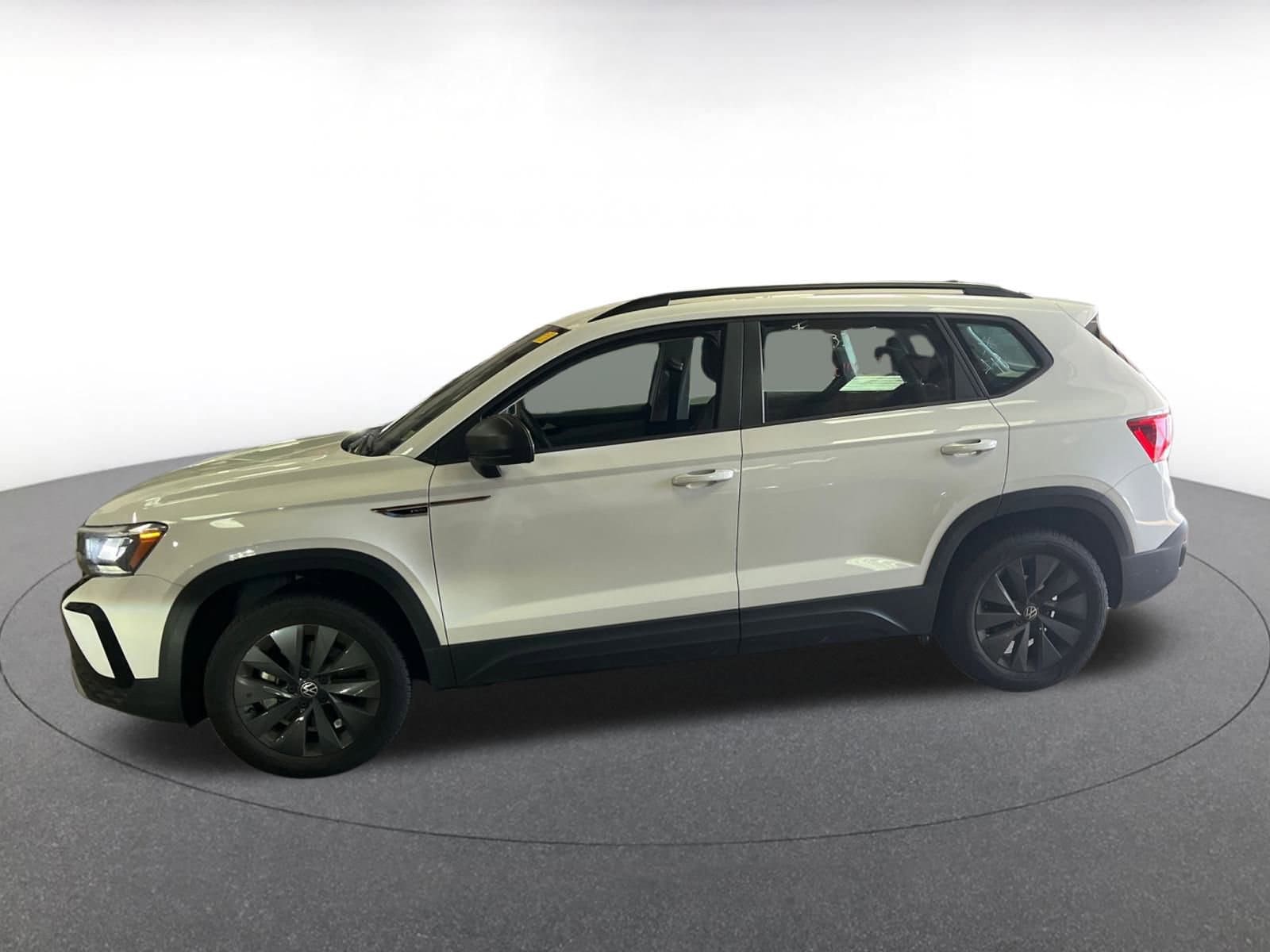 Thumbnail: 2024 Volkswagen Taos - 4