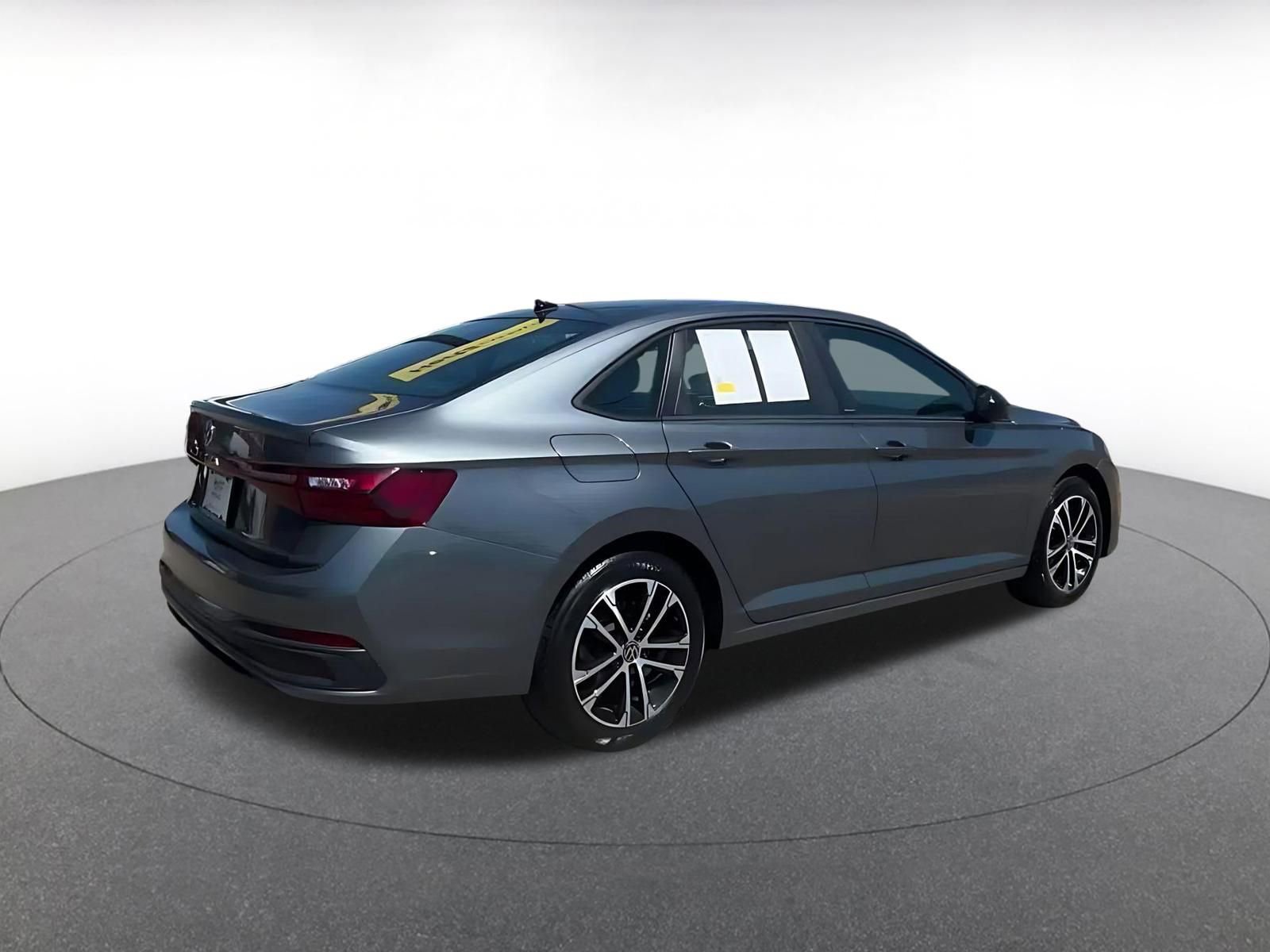 Thumbnail: 2025 Volkswagen Jetta - 14