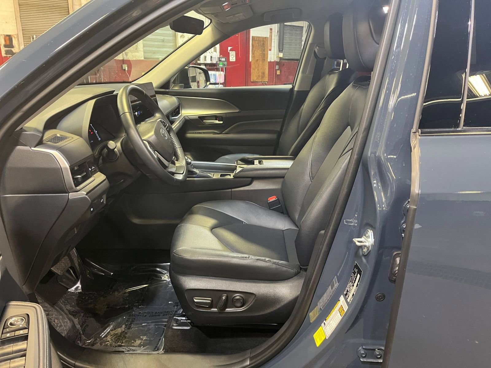 Thumbnail: 2025 Toyota Grand Highlander - 30